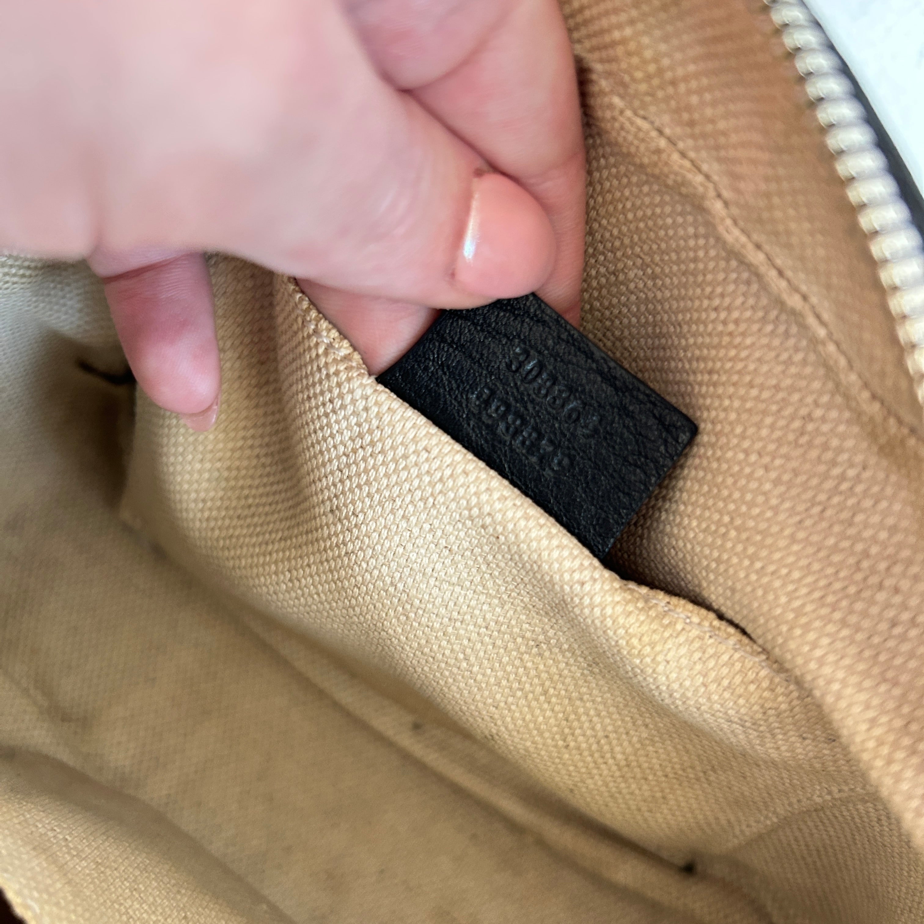 Pre-Owned GUCCI Black Soho Disco Bag