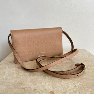 Pre-Owned GUCCI Swing Wallet Crossbody