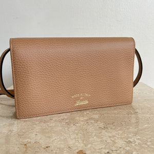 Pre-Owned GUCCI Swing Wallet Crossbody