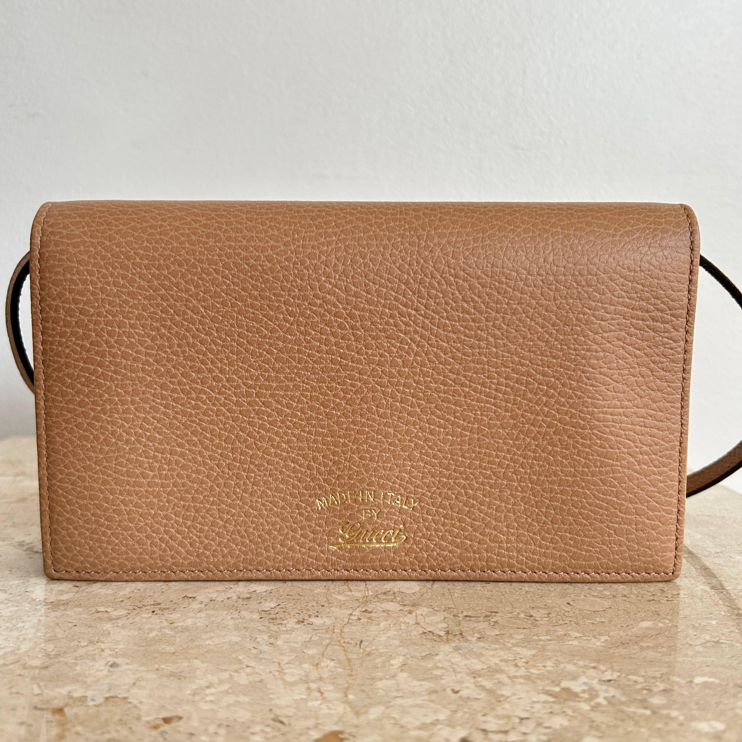 Pre-Owned GUCCI Swing Wallet Crossbody