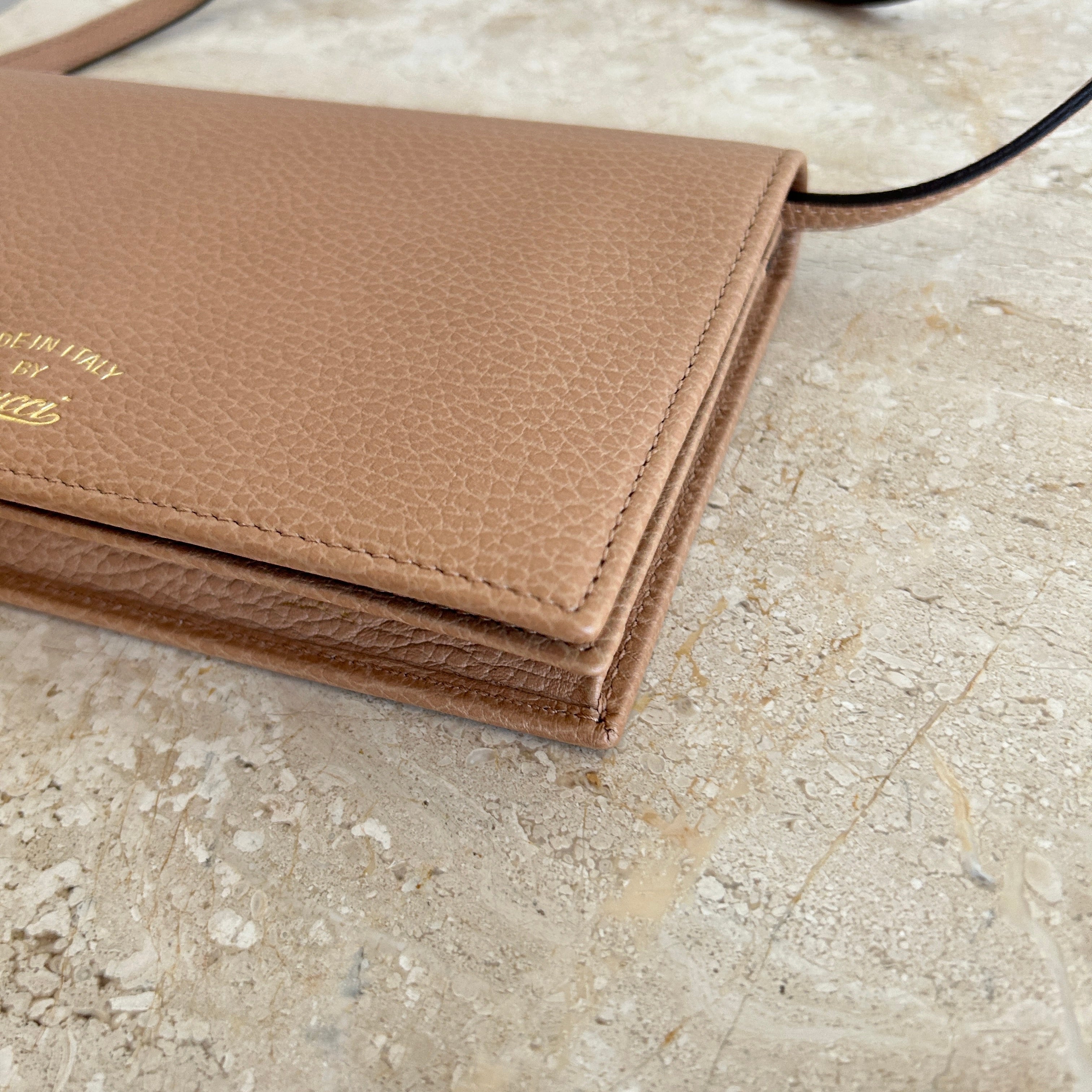 Pre-Owned GUCCI Swing Wallet Crossbody