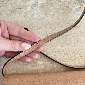 Pre-Owned GUCCI Swing Wallet Crossbody