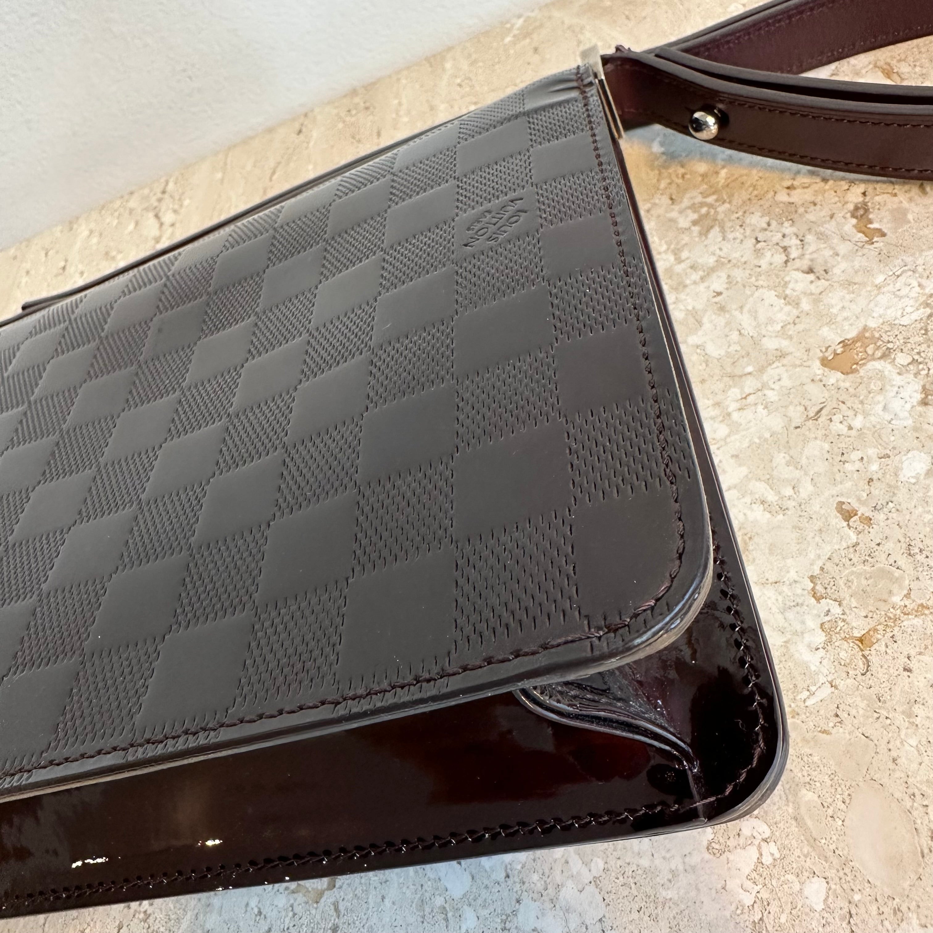 Pre-Owned LOUIS VUITTON Damier Vernis Amarante Cabaret Shoulder Bag