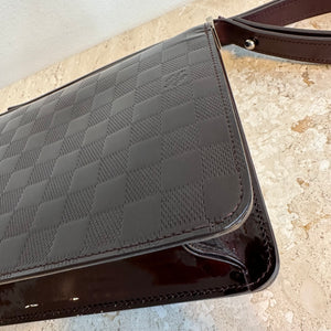 Pre-Owned LOUIS VUITTON Damier Vernis Amarante Cabaret Shoulder Bag