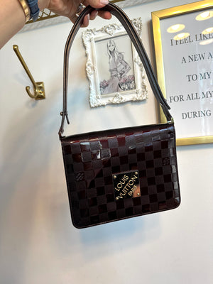 Pre-Owned LOUIS VUITTON Damier Vernis Amarante Cabaret Shoulder Bag