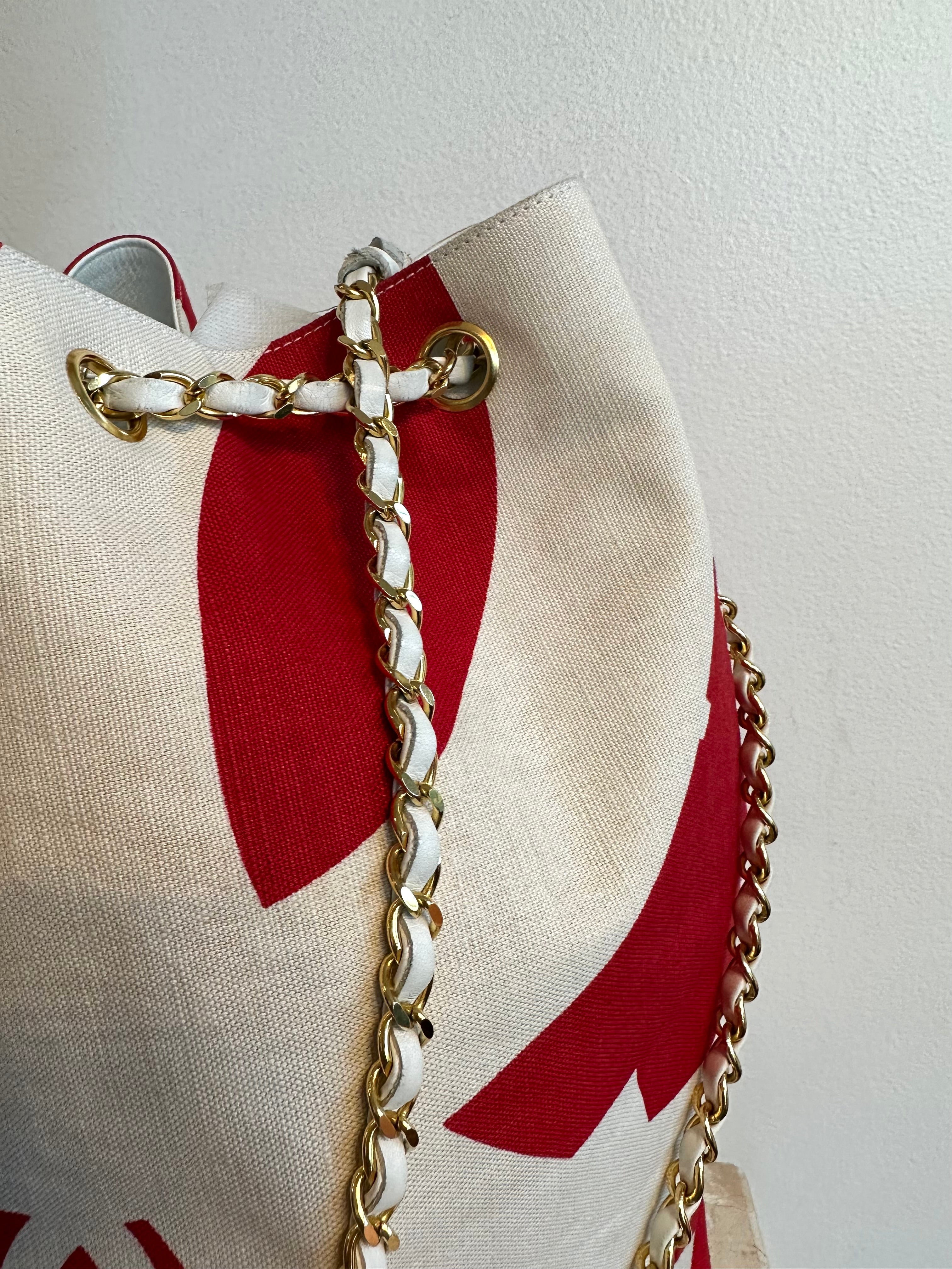 Pre-Owned CHANEL Vintage Red and White Canvas Beach Bag