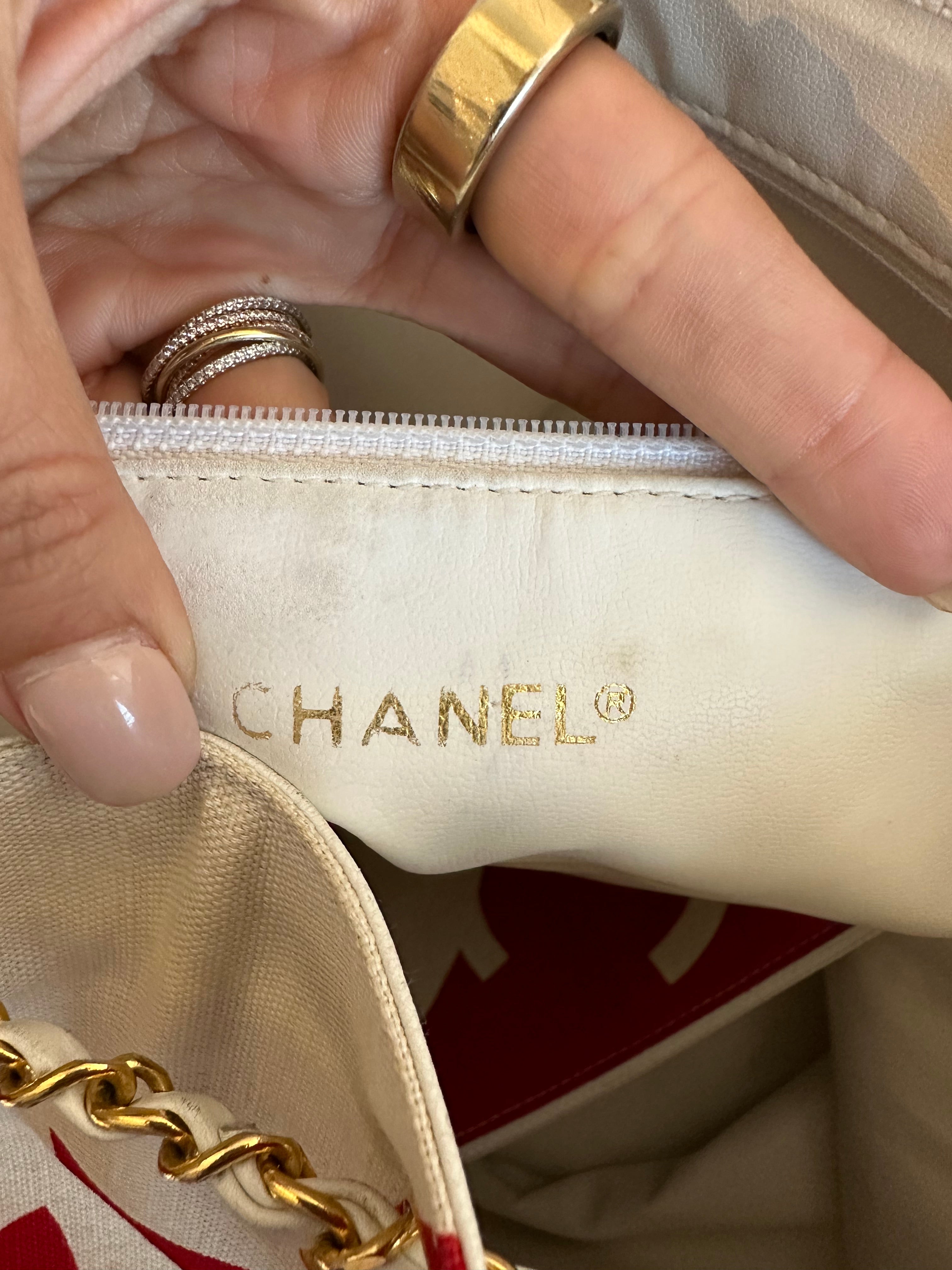 Pre-Owned CHANEL Vintage Red and White Canvas Beach Bag