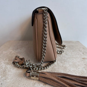 Pre-Owned GUCCI Camelia Calfskin Medium Soho Flap Bag