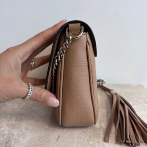Pre-Owned GUCCI Camelia Calfskin Medium Soho Flap Bag