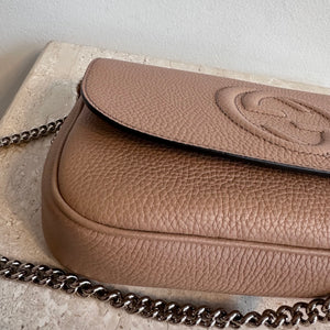 Pre-Owned GUCCI Camelia Calfskin Medium Soho Flap Bag