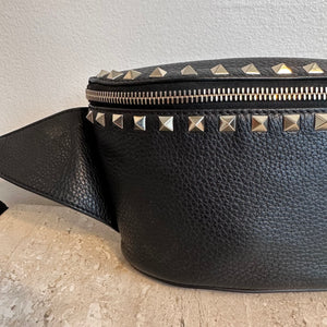Pre-Owned VALENTINO Black Rockstud Belt Bag