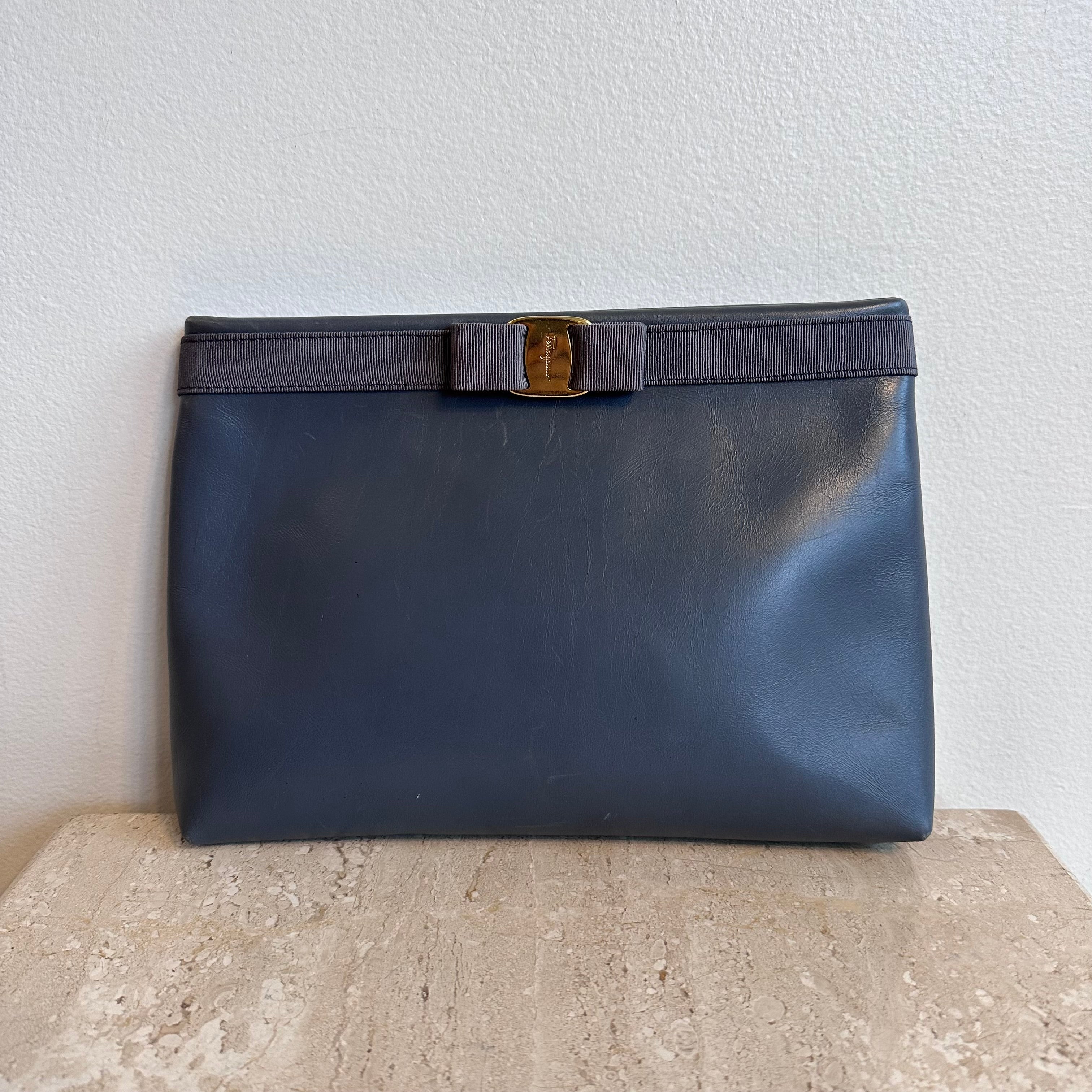 Pre-Owned SALVATORE FERRAGAMO Vintage Blue Leather Clutch