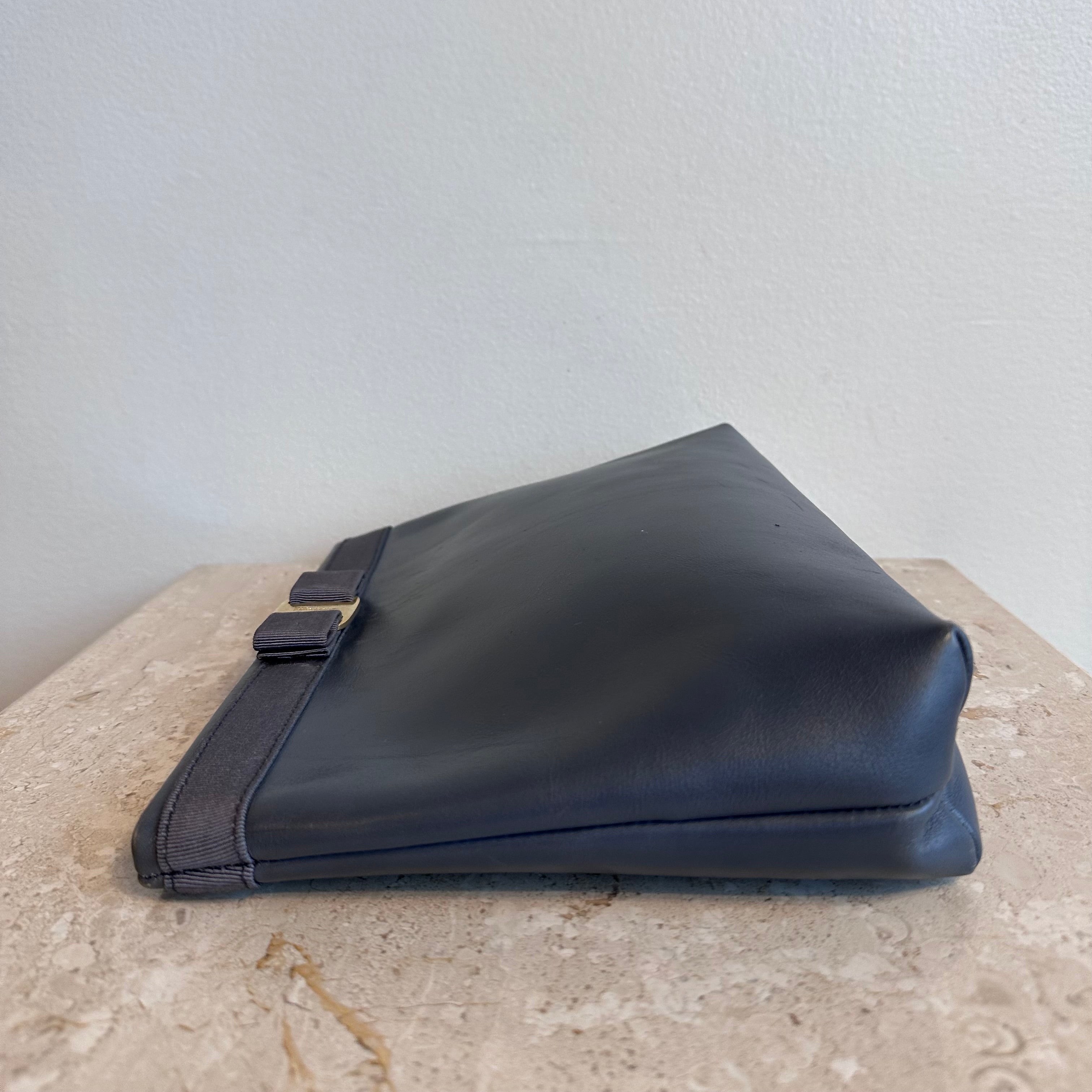 Pre-Owned SALVATORE FERRAGAMO Vintage Blue Leather Clutch