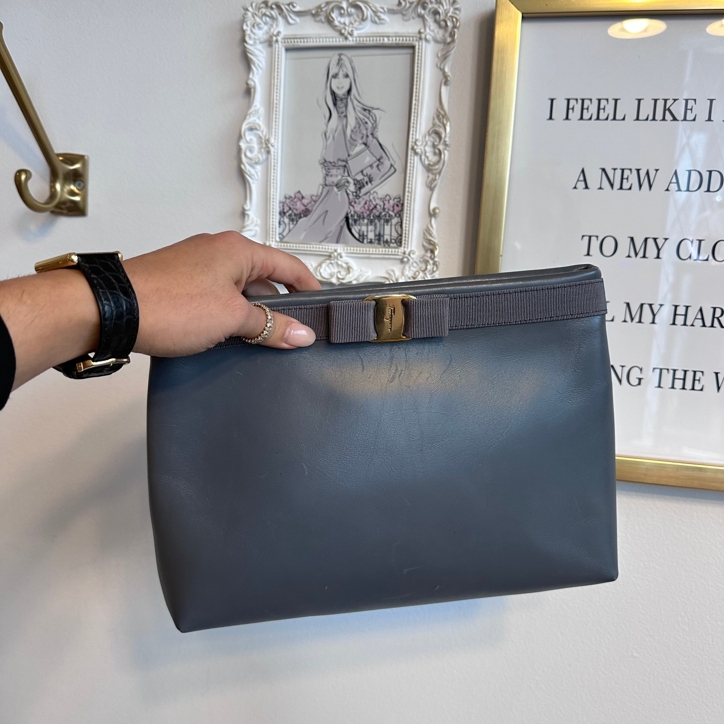 Pre-Owned SALVATORE FERRAGAMO Vintage Blue Leather Clutch