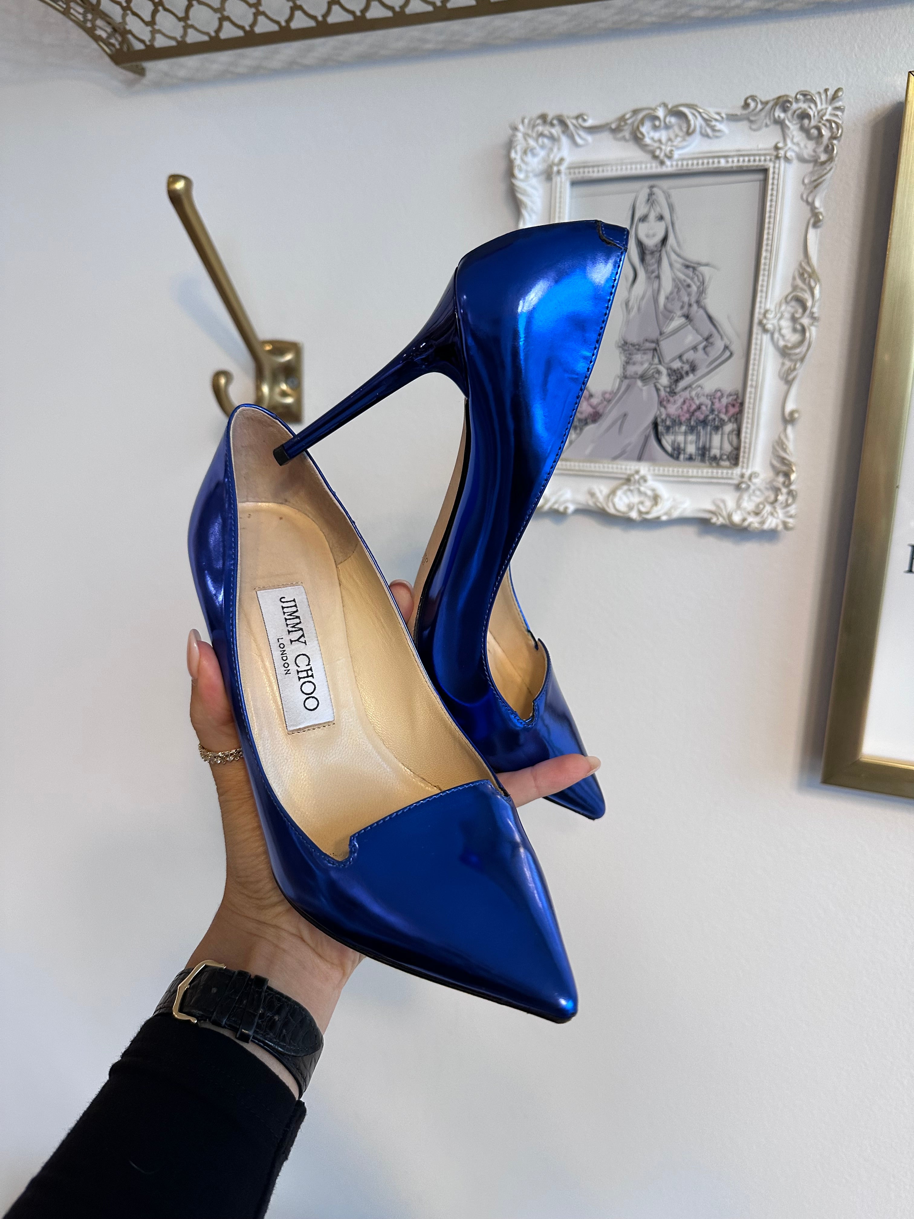Pre-Owned JIMMY CHOO Blue Mirror Patent Avril Pointy Toe Pumps - Size 35.5