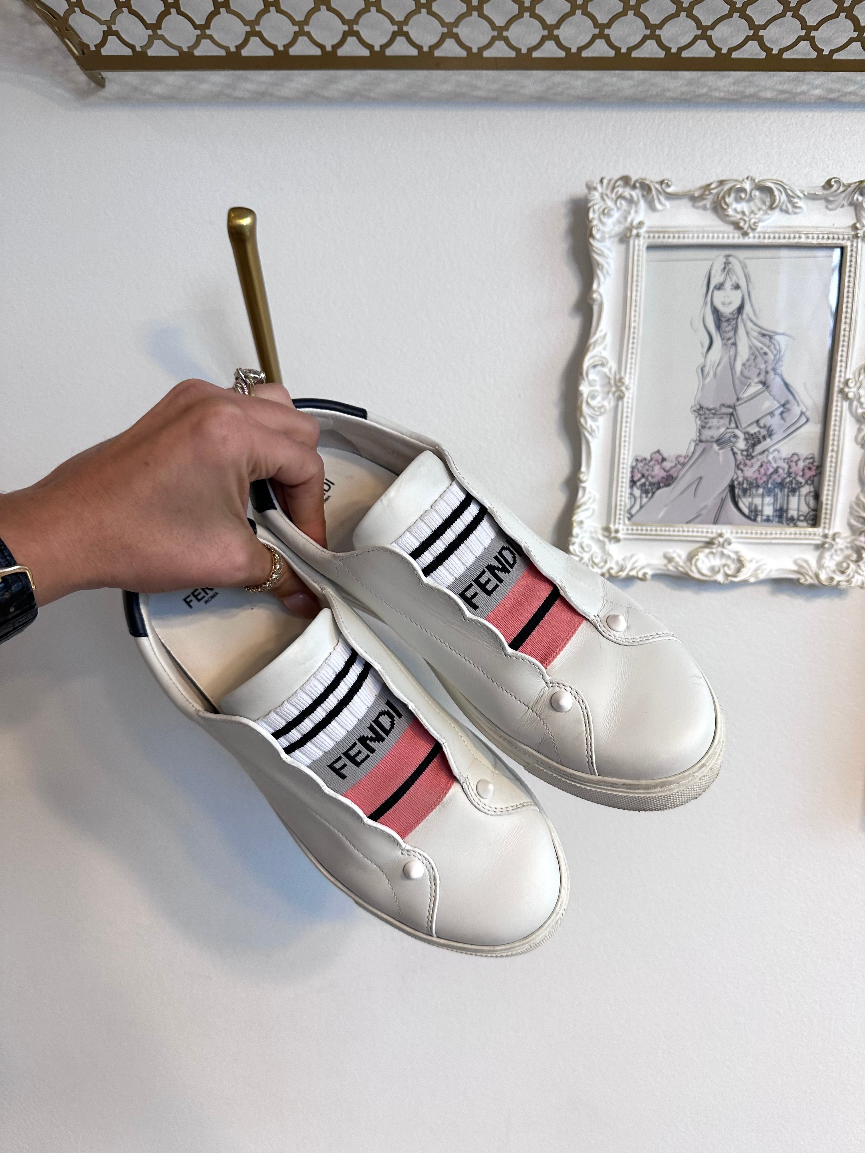 Pre-Owned FENDI White Leather Logo Knit Rockoclick Scalloped Sneakers - Size 37