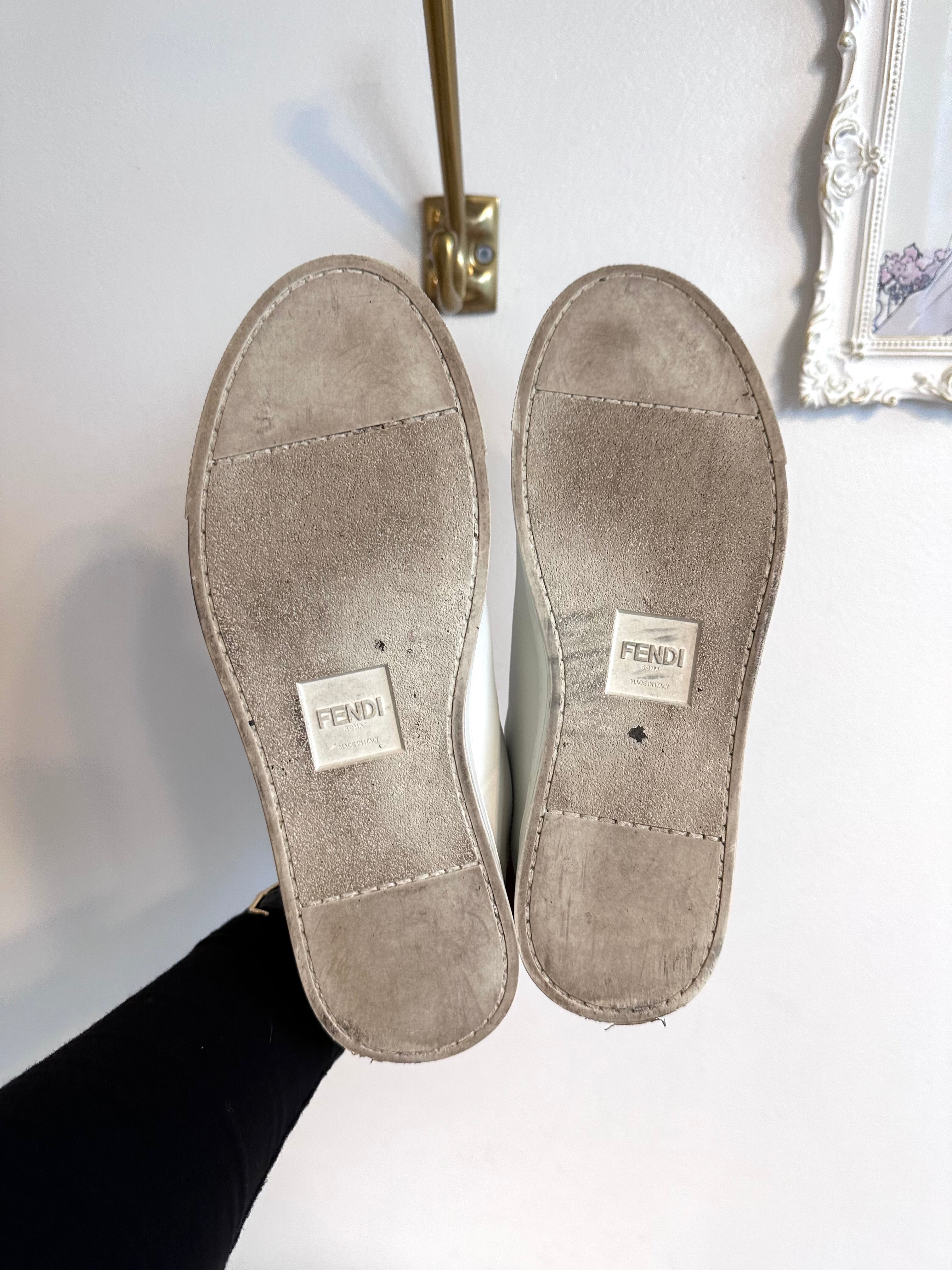 Pre-Owned FENDI White Leather Logo Knit Rockoclick Scalloped Sneakers - Size 37
