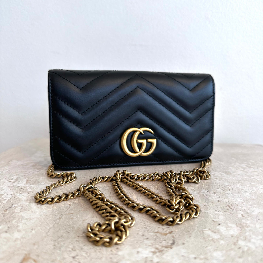 Pre-Owned GUCCI Black Leather GG Marmont Quilted Mini Crossbody Bag