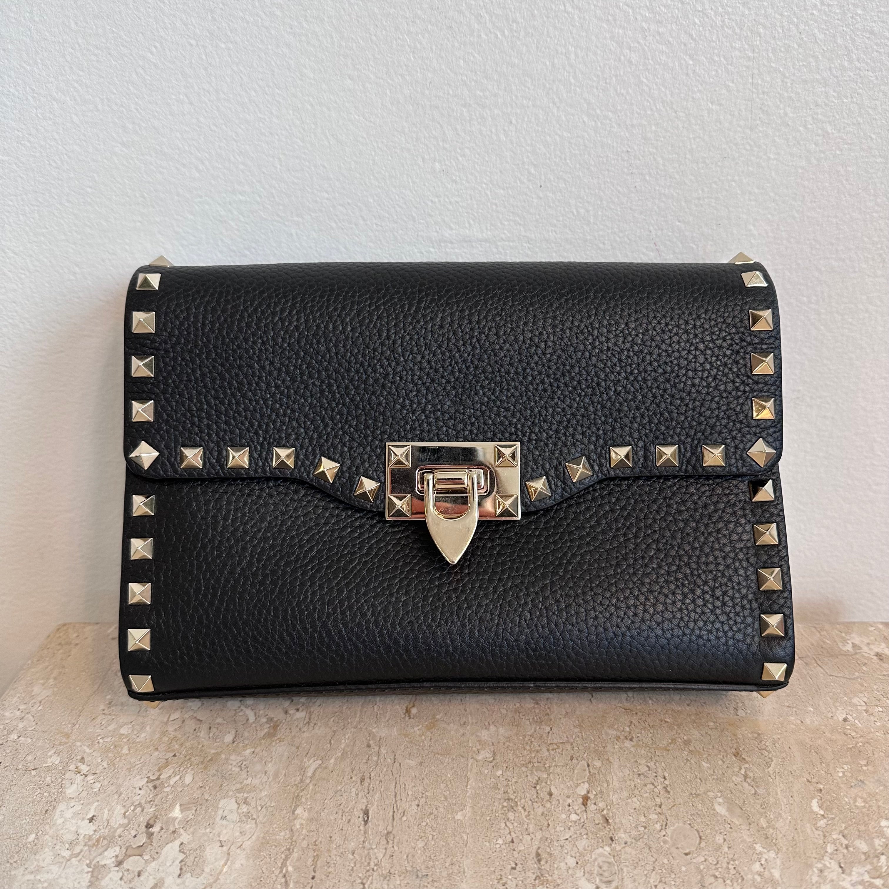 Pre-Owned Valentino Black Medium Rockstud Crossbody Bag