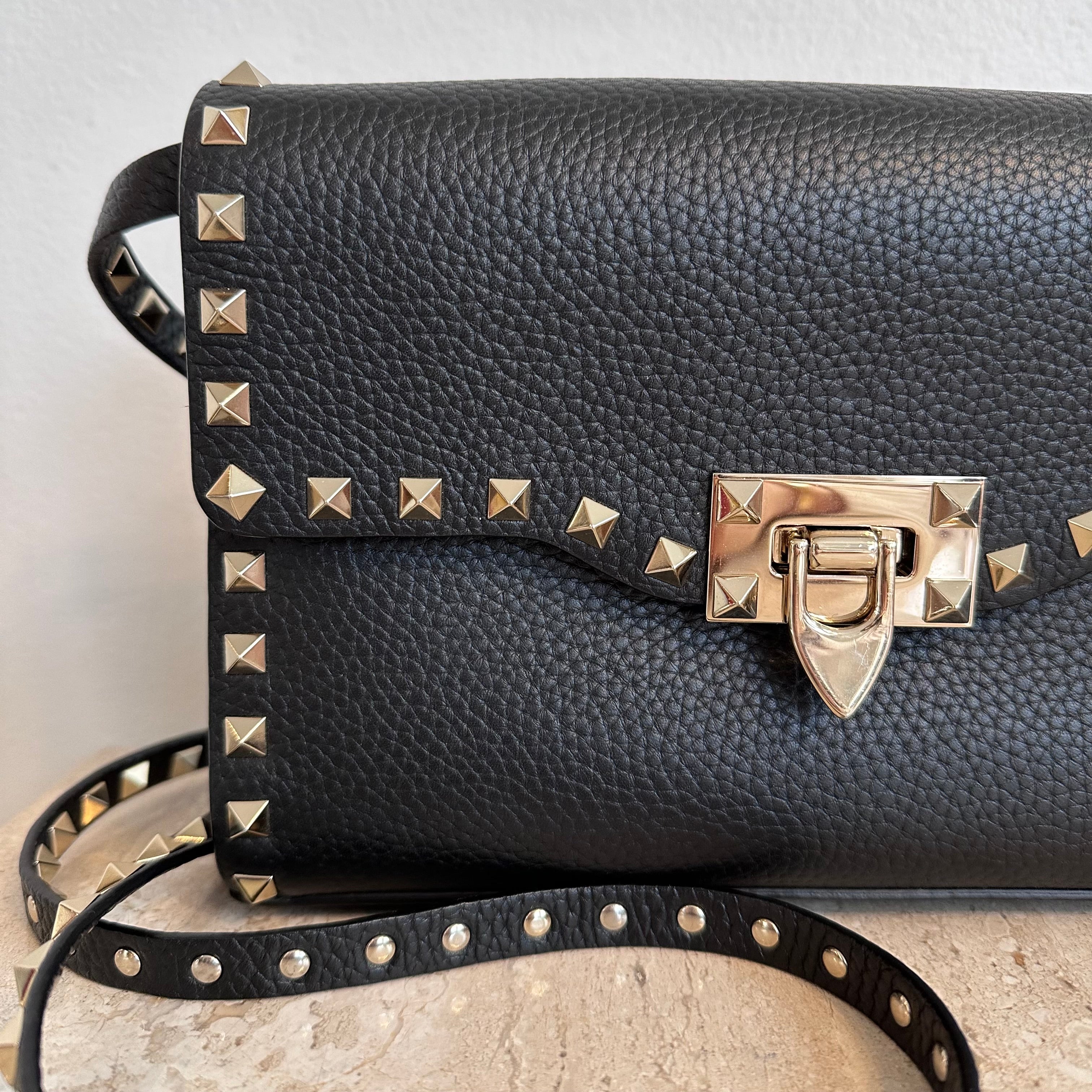 Pre-Owned Valentino Black Medium Rockstud Crossbody Bag