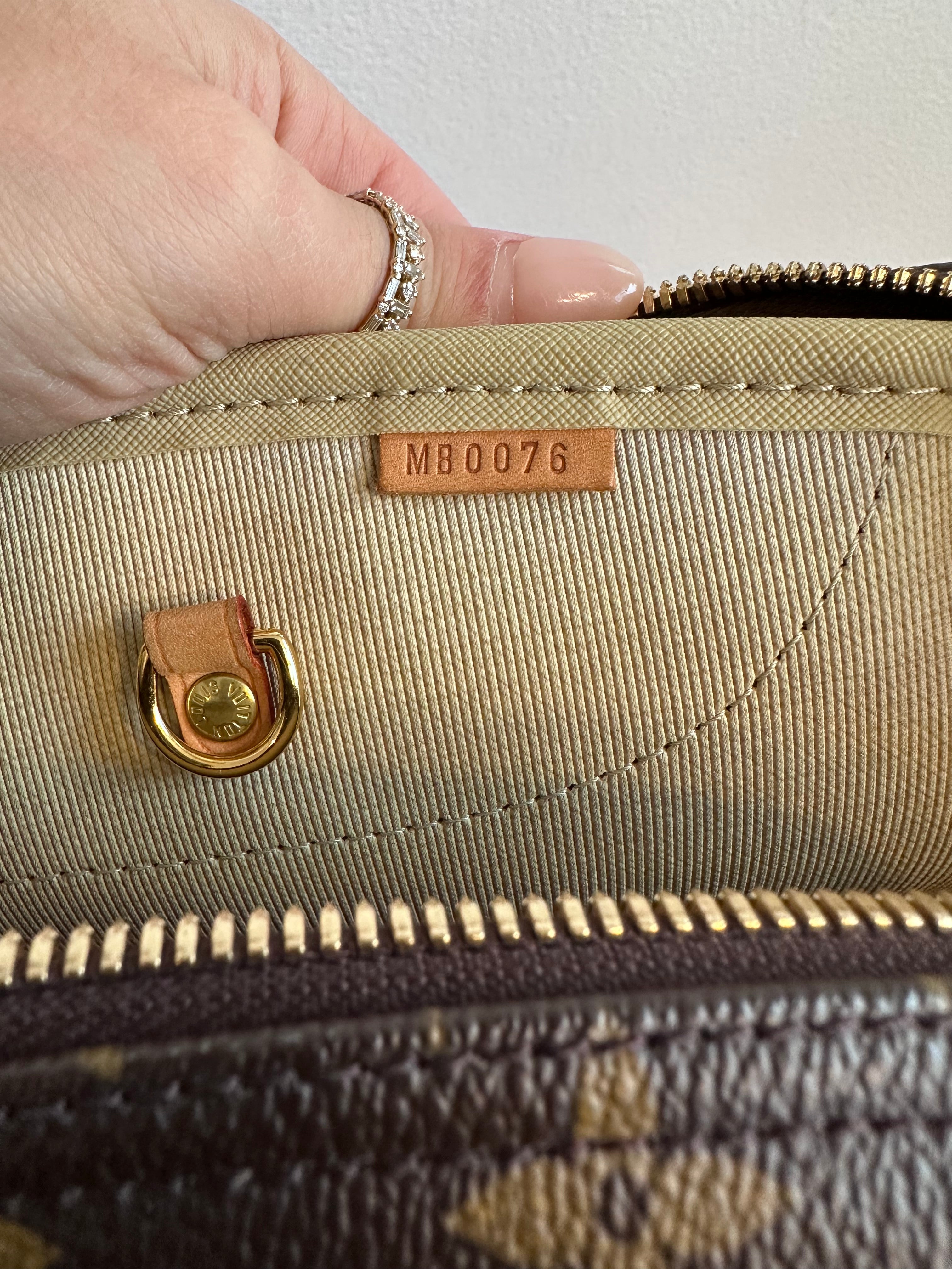 Pre-Owned LOUIS VUITTON Monogram Alize 24 Heures Travel Bag