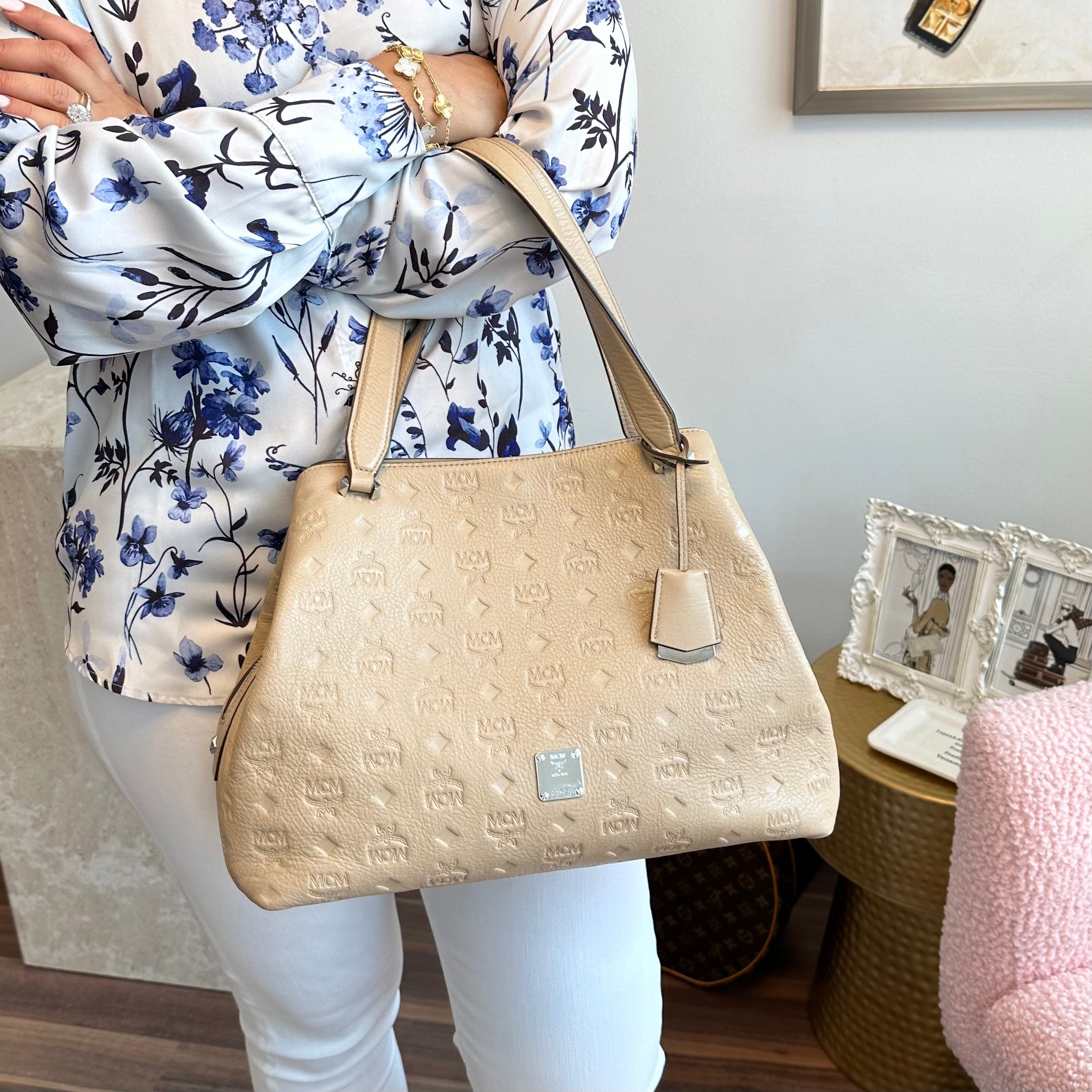 Pre-Owned MCM New Beige Shoulder Bag