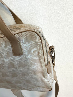 Pre-Owned CHANEL Cream Canvas Travel Line 2Way Tote Bag