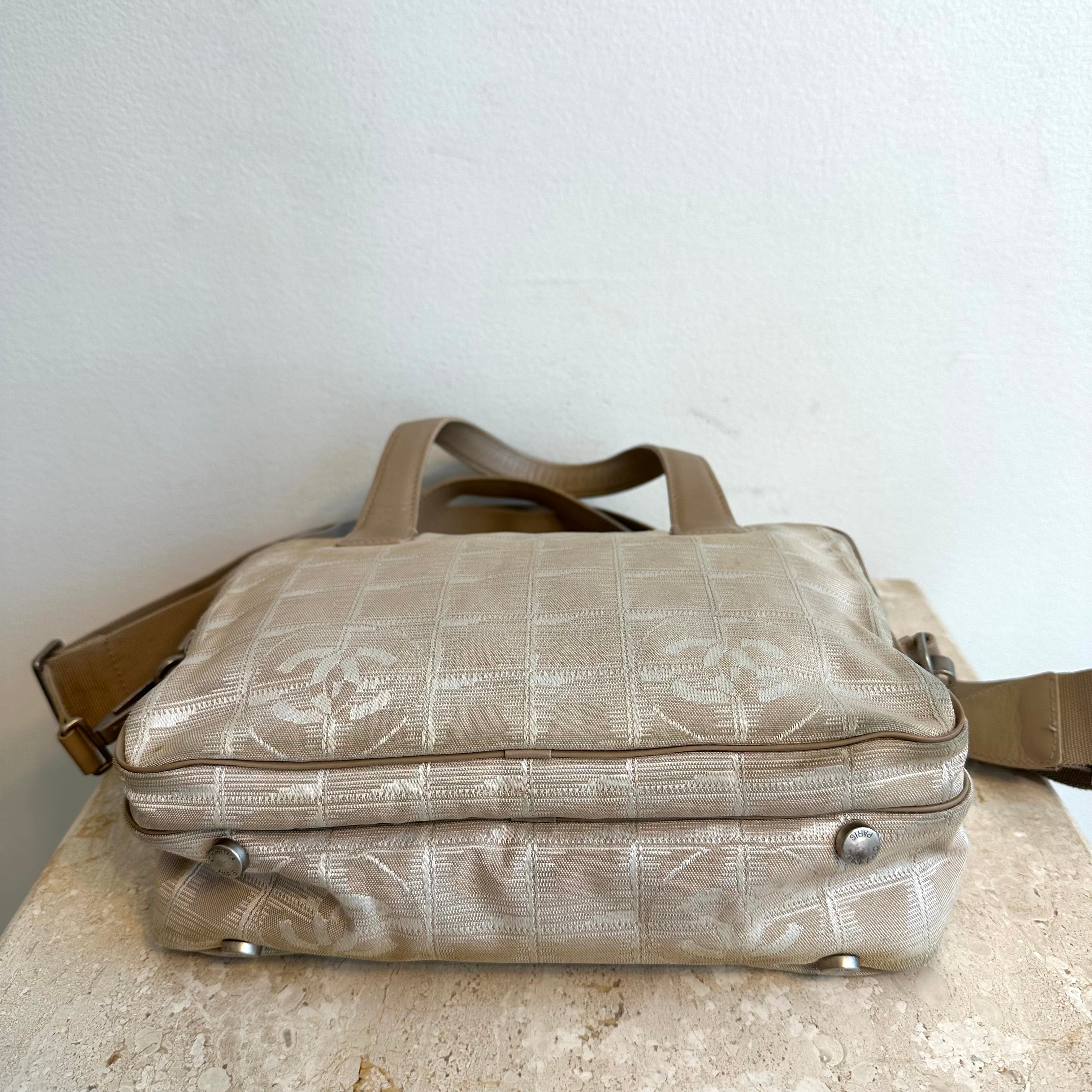 Pre-Owned CHANEL Cream Canvas Travel Line 2Way Tote Bag