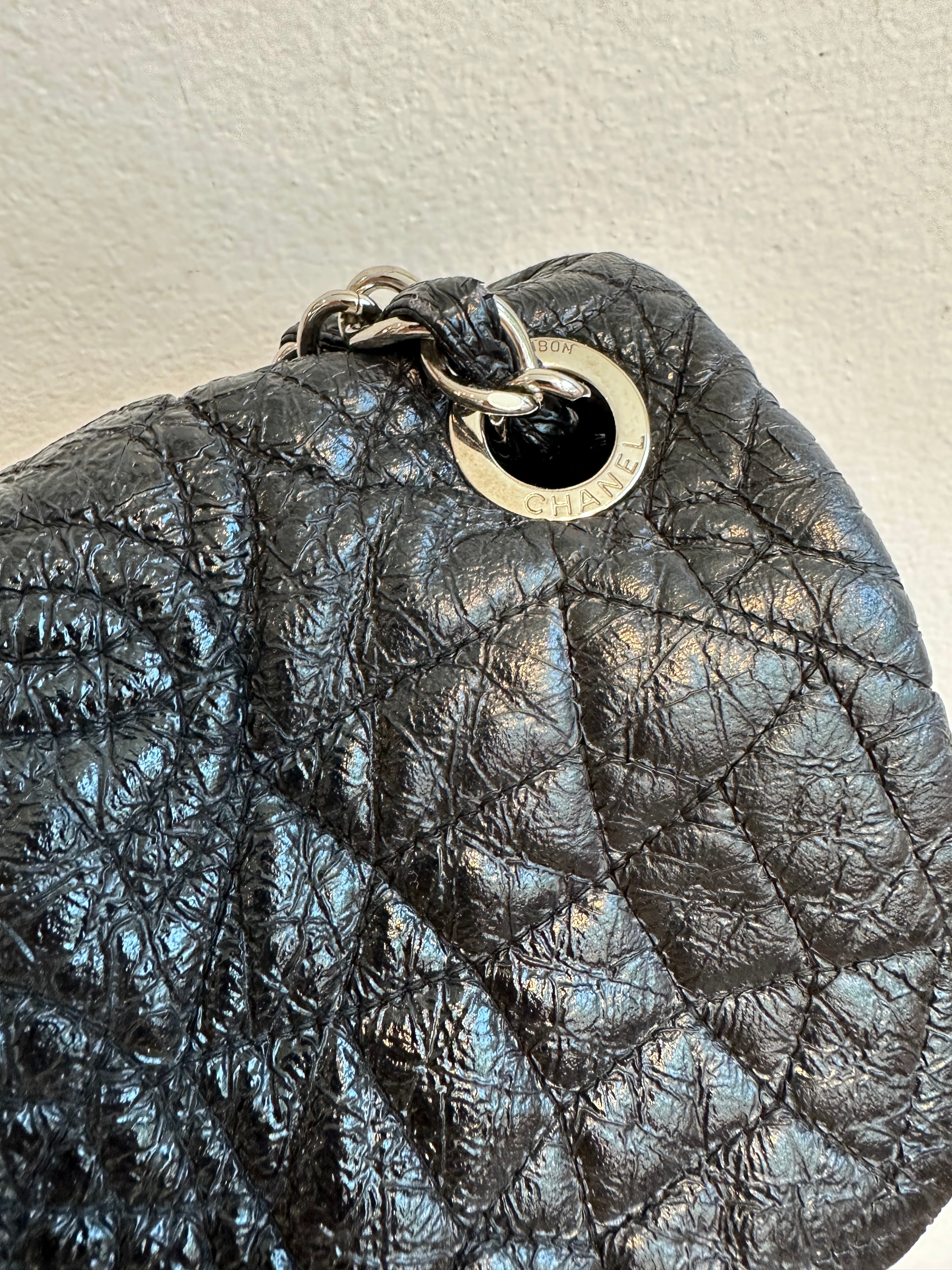 Pre-Owned CHANEL Graphic Edge Flap Shoulder Bag