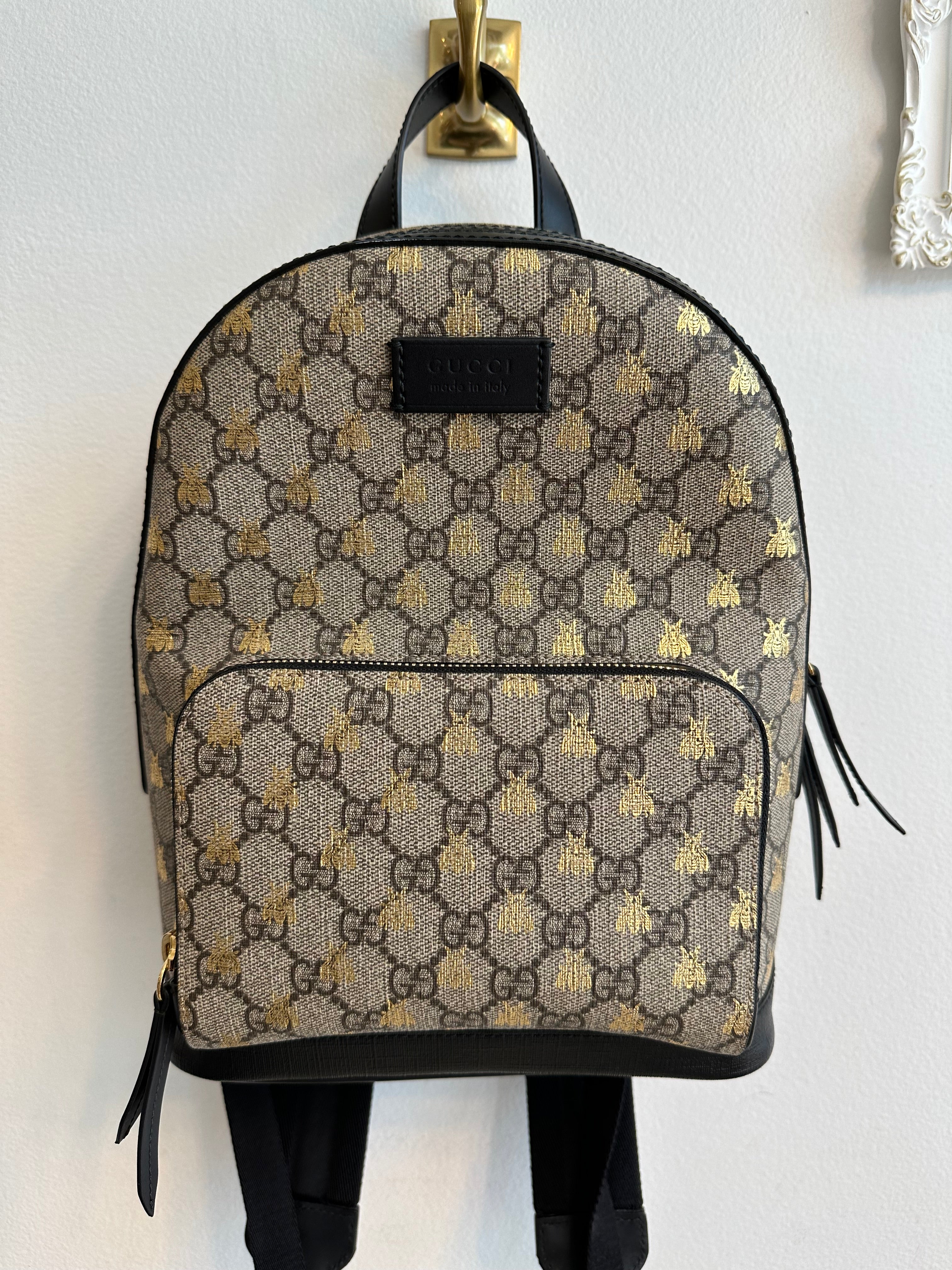 Pre-Owned GUCCI GG Supreme Bees Backpack