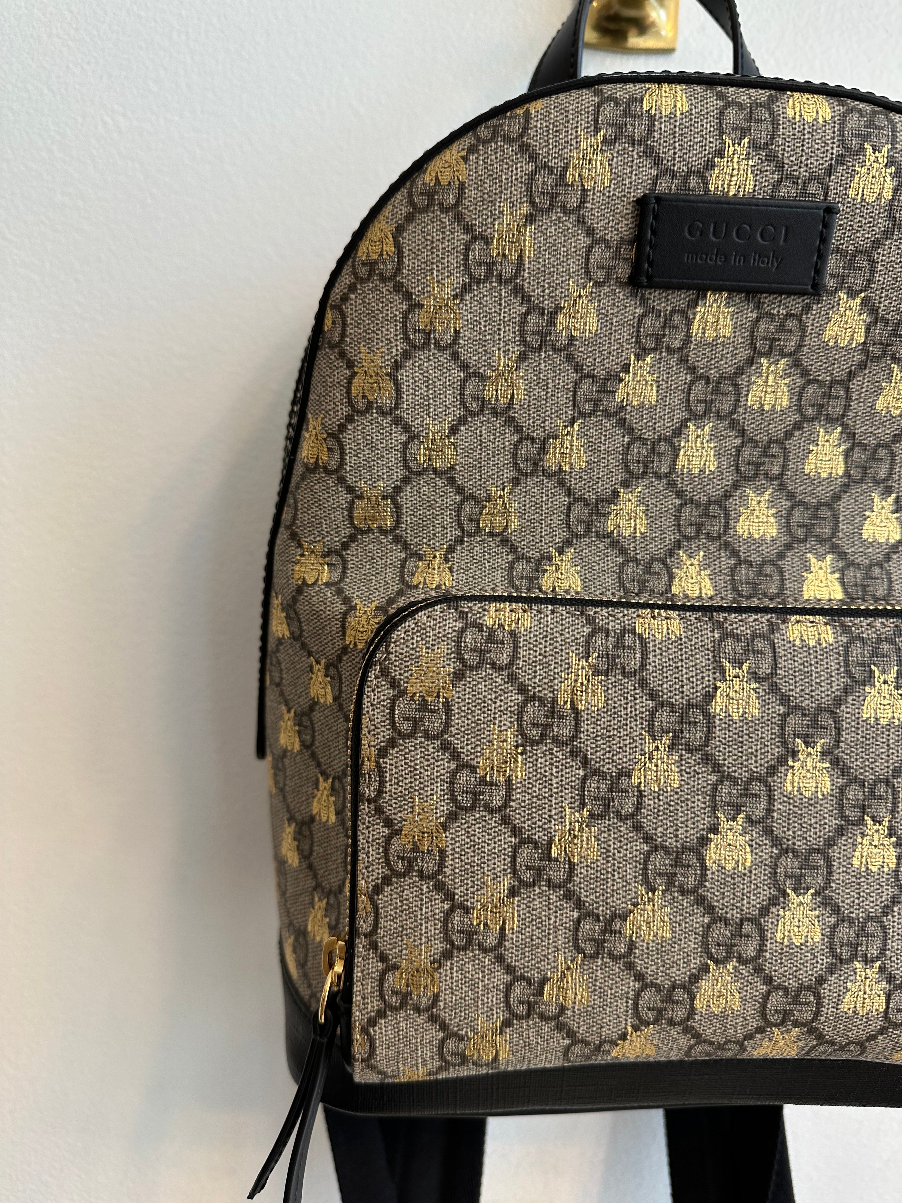 Pre-Owned GUCCI GG Supreme Bees Backpack