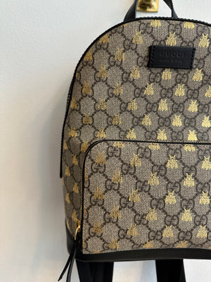 Pre-Owned GUCCI GG Supreme Bees Backpack