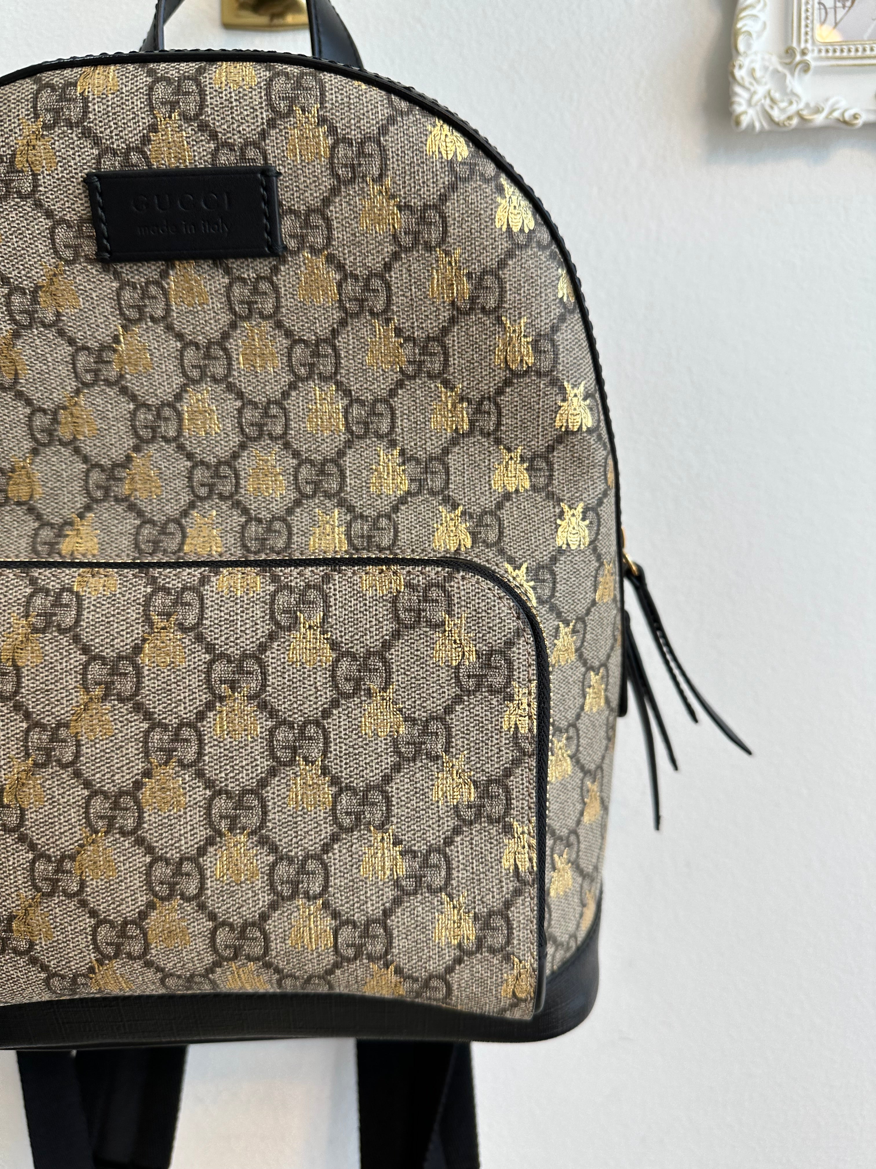 Pre-Owned GUCCI GG Supreme Bees Backpack
