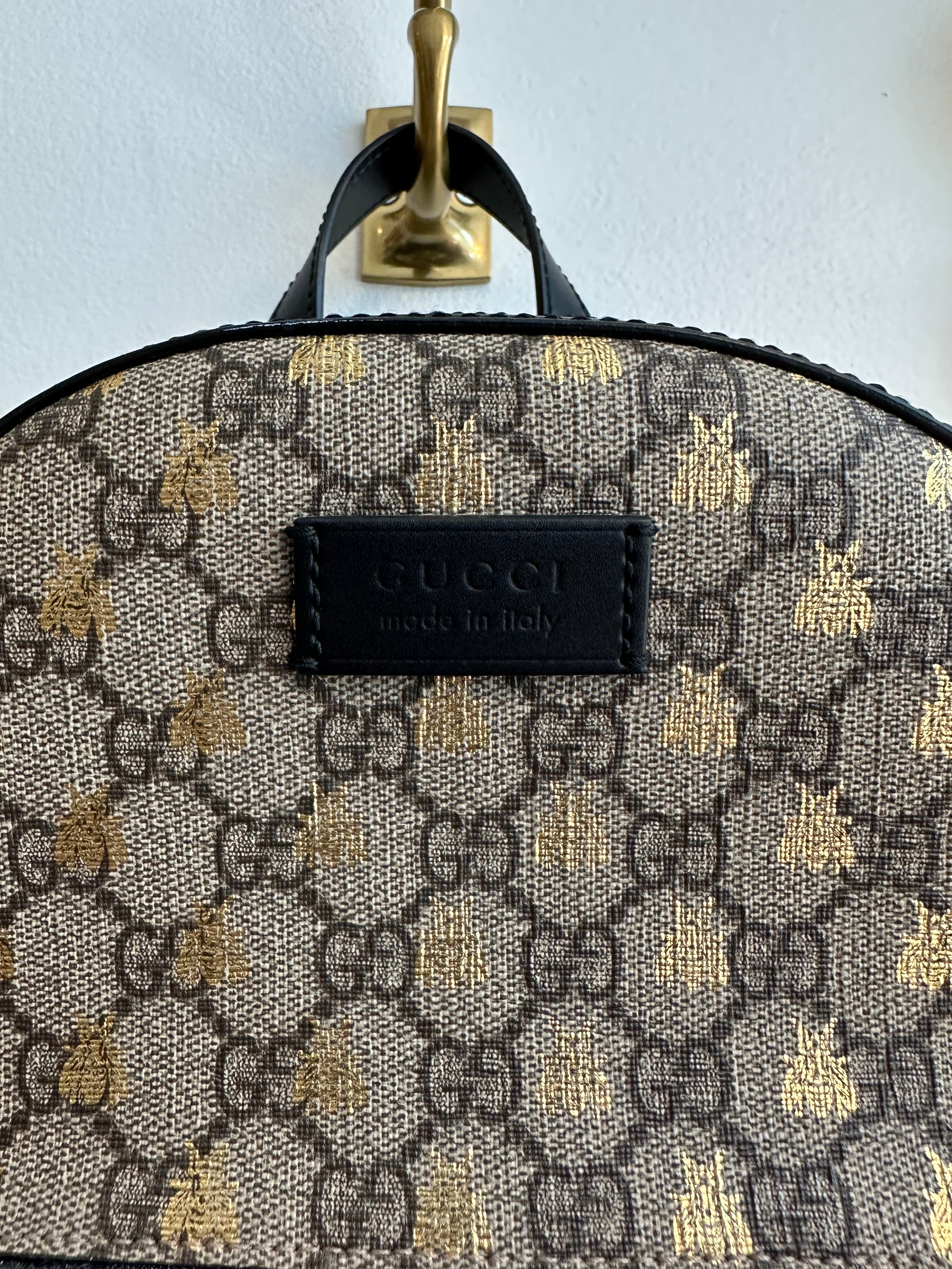 Pre-Owned GUCCI GG Supreme Bees Backpack
