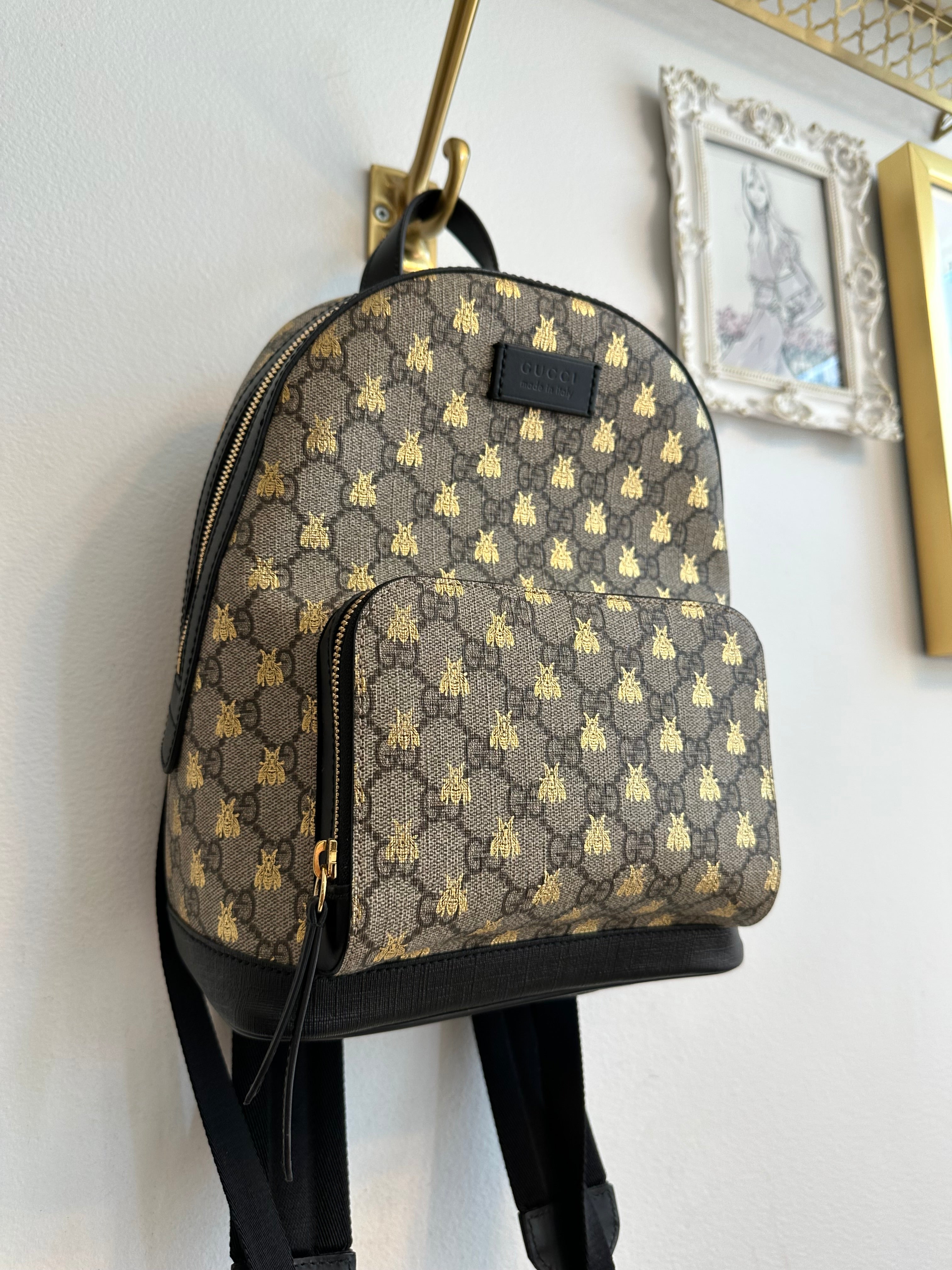 Pre-Owned GUCCI GG Supreme Bees Backpack