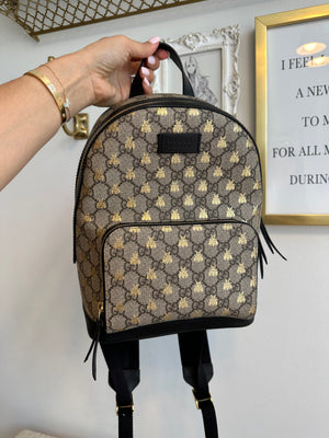 Pre-Owned GUCCI GG Supreme Bees Backpack