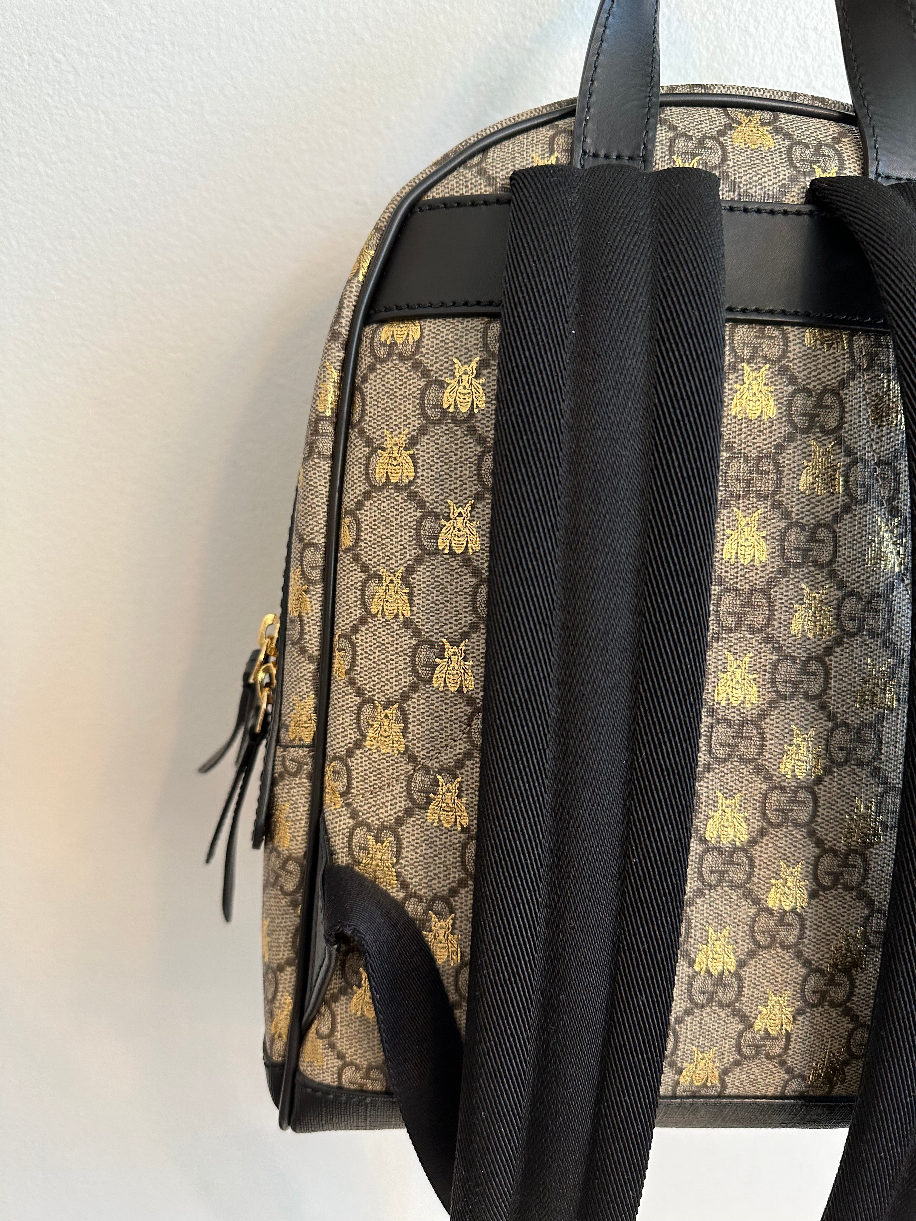 Pre-Owned GUCCI GG Supreme Bees Backpack