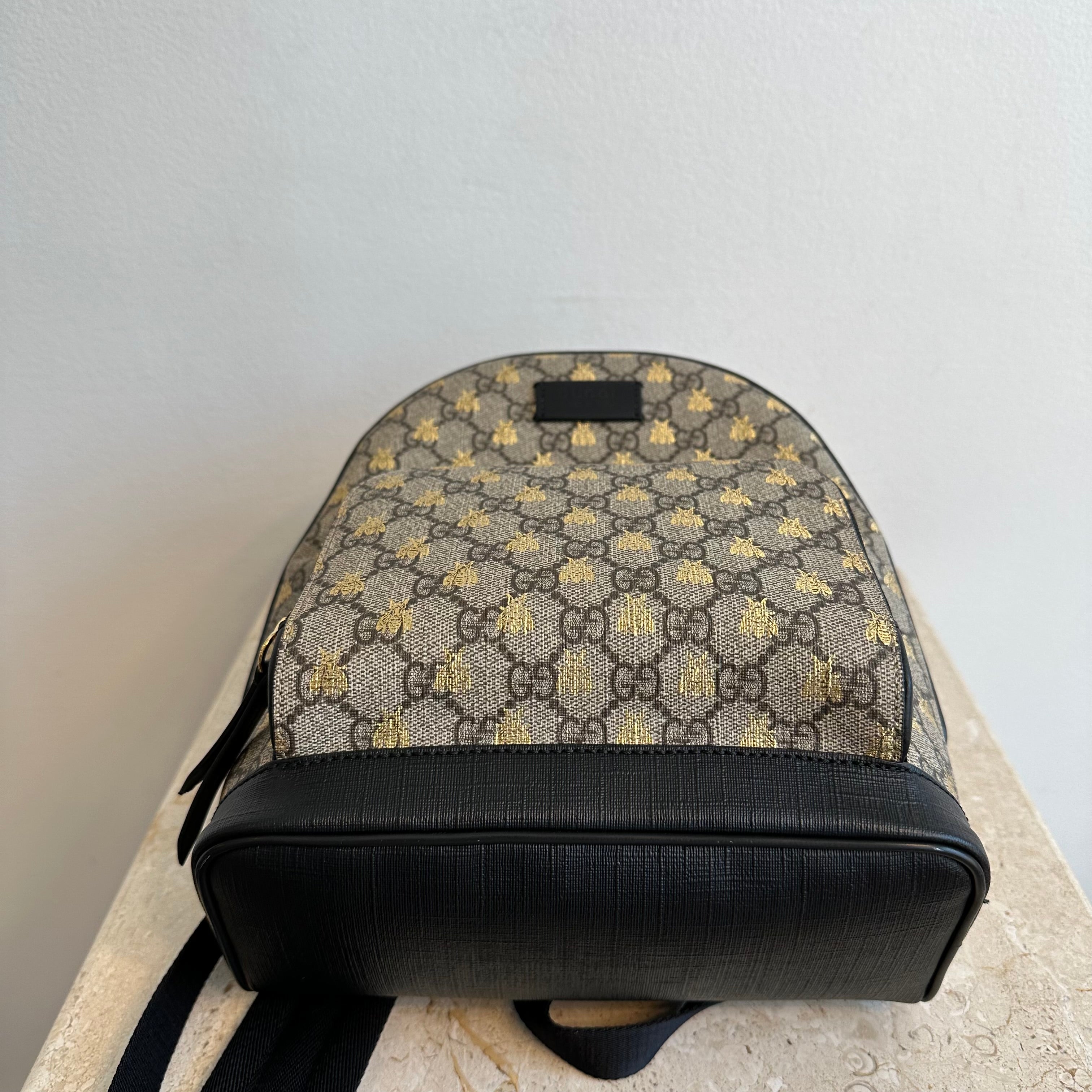 Pre-Owned GUCCI GG Supreme Bees Backpack