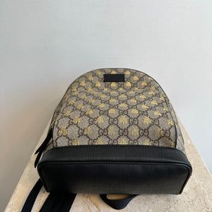 Pre-Owned GUCCI GG Supreme Bees Backpack