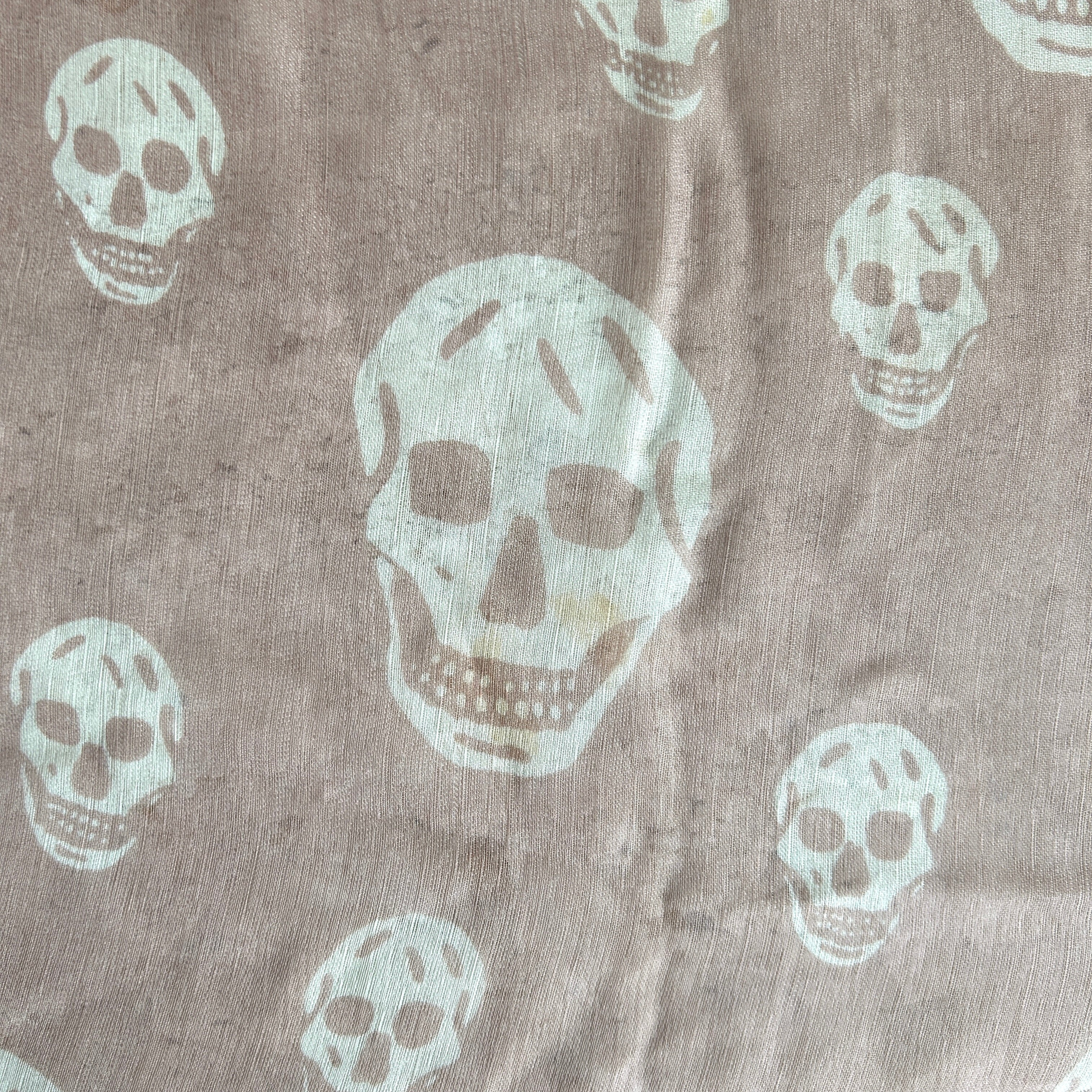 Pre-Owned ALEXANDER MCQUEEN Pink/Cream Silk Skull Scarf