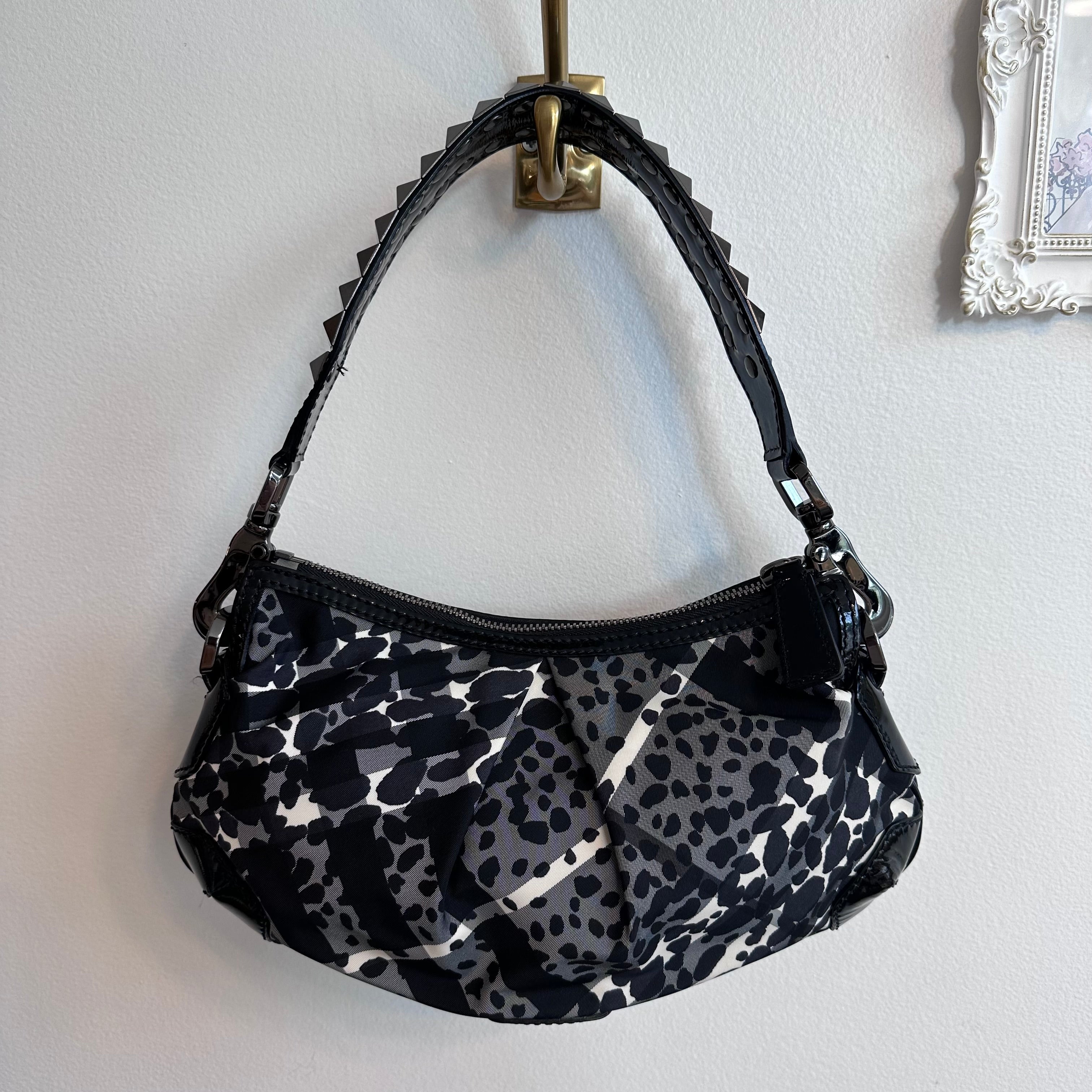 Pre-Owned BURBERRY Black/White Nylon Handbag