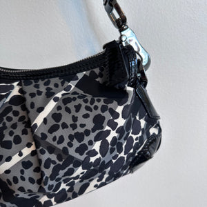 Pre-Owned BURBERRY Black/White Nylon Handbag