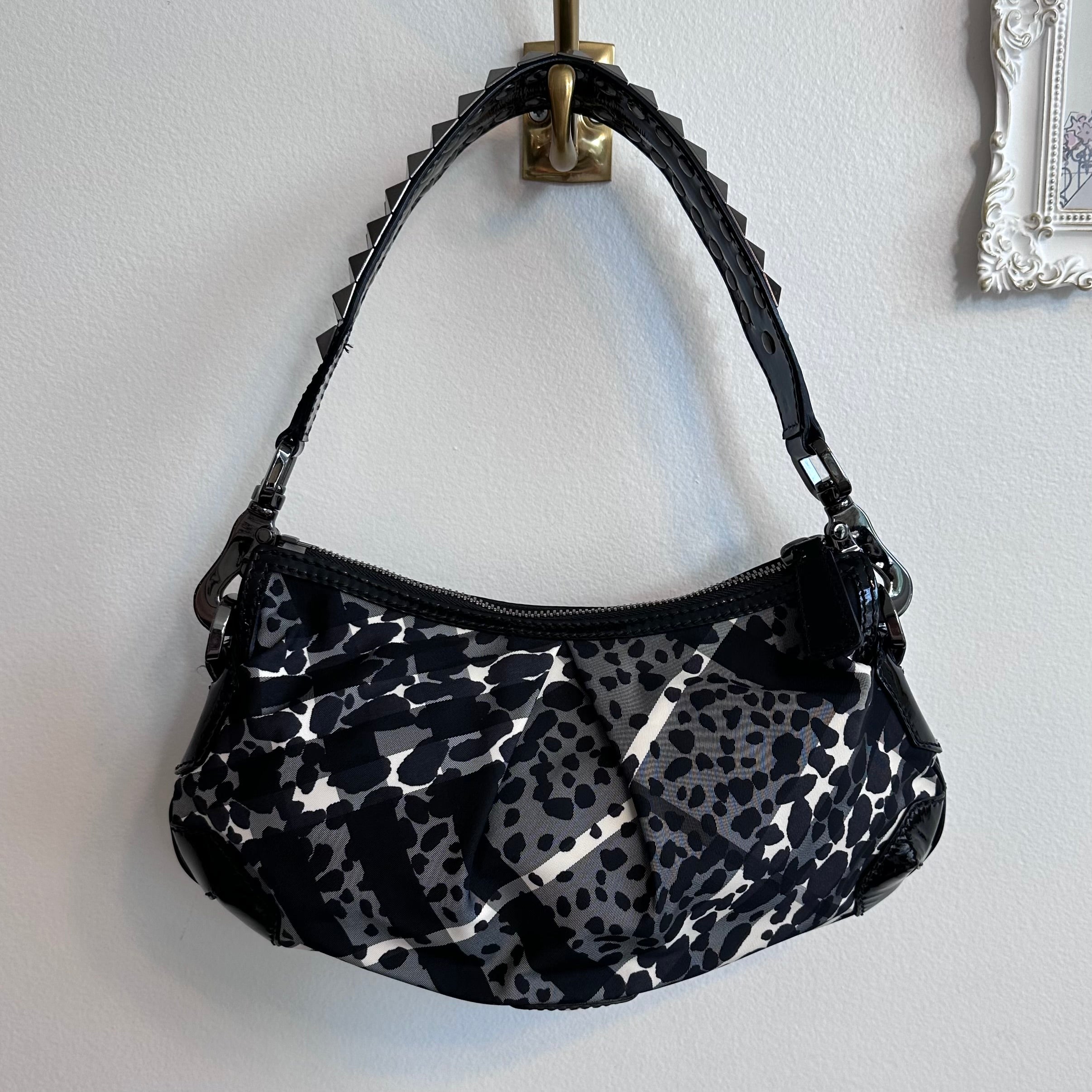 Pre-Owned BURBERRY Black/White Nylon Handbag