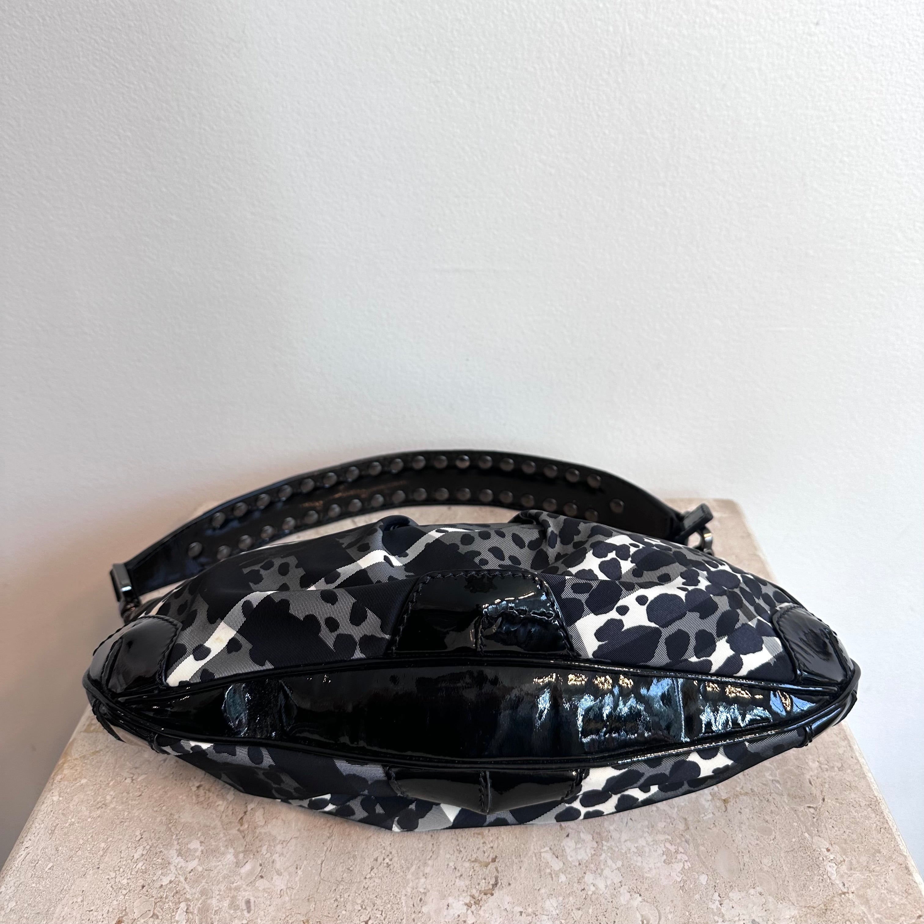 Pre-Owned BURBERRY Black/White Nylon Handbag