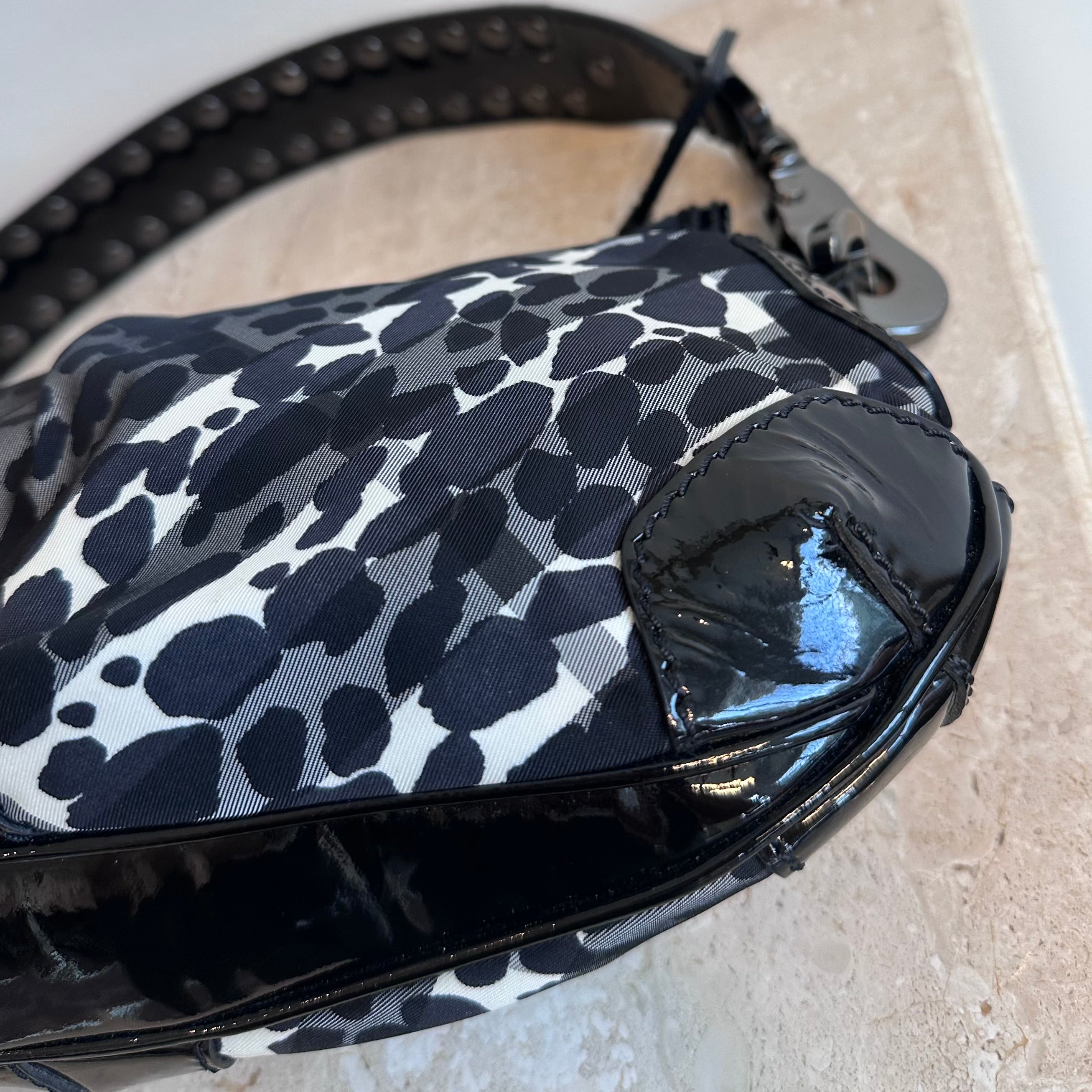 Pre-Owned BURBERRY Black/White Nylon Handbag