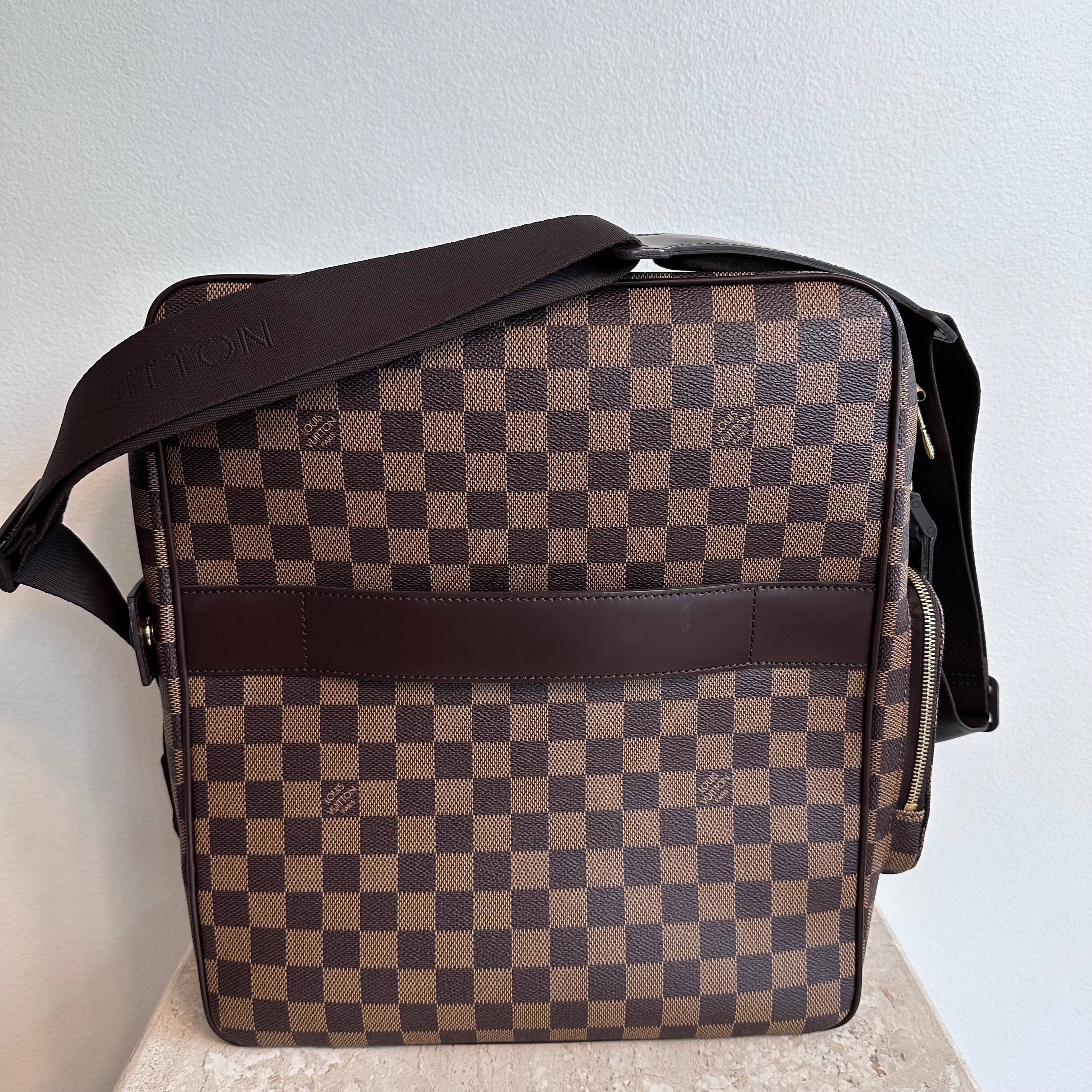Pre-Owned LOUIS VUITTON Damier Ebene Olav GM Messenger Bag