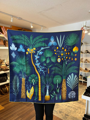 Pre-Owned HERMES Marine/Vert/Bleu Index Palmarum Silk Scarf