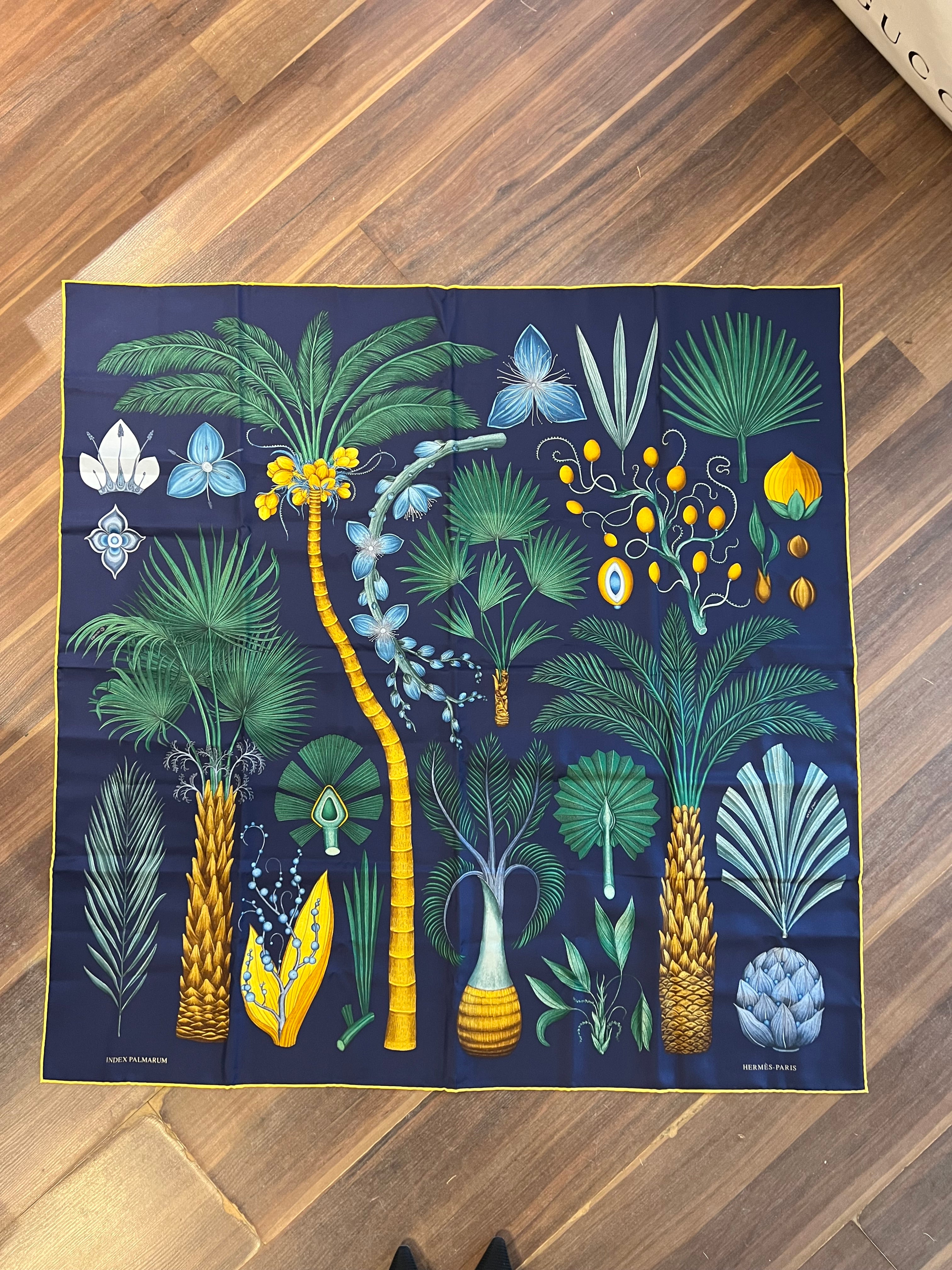 Pre-Owned HERMES Marine/Vert/Bleu Index Palmarum Silk Scarf
