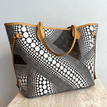 Pre-Owned Louis Vuitton Limited Edition Yayoi Kusama Monogram Neverfull MM