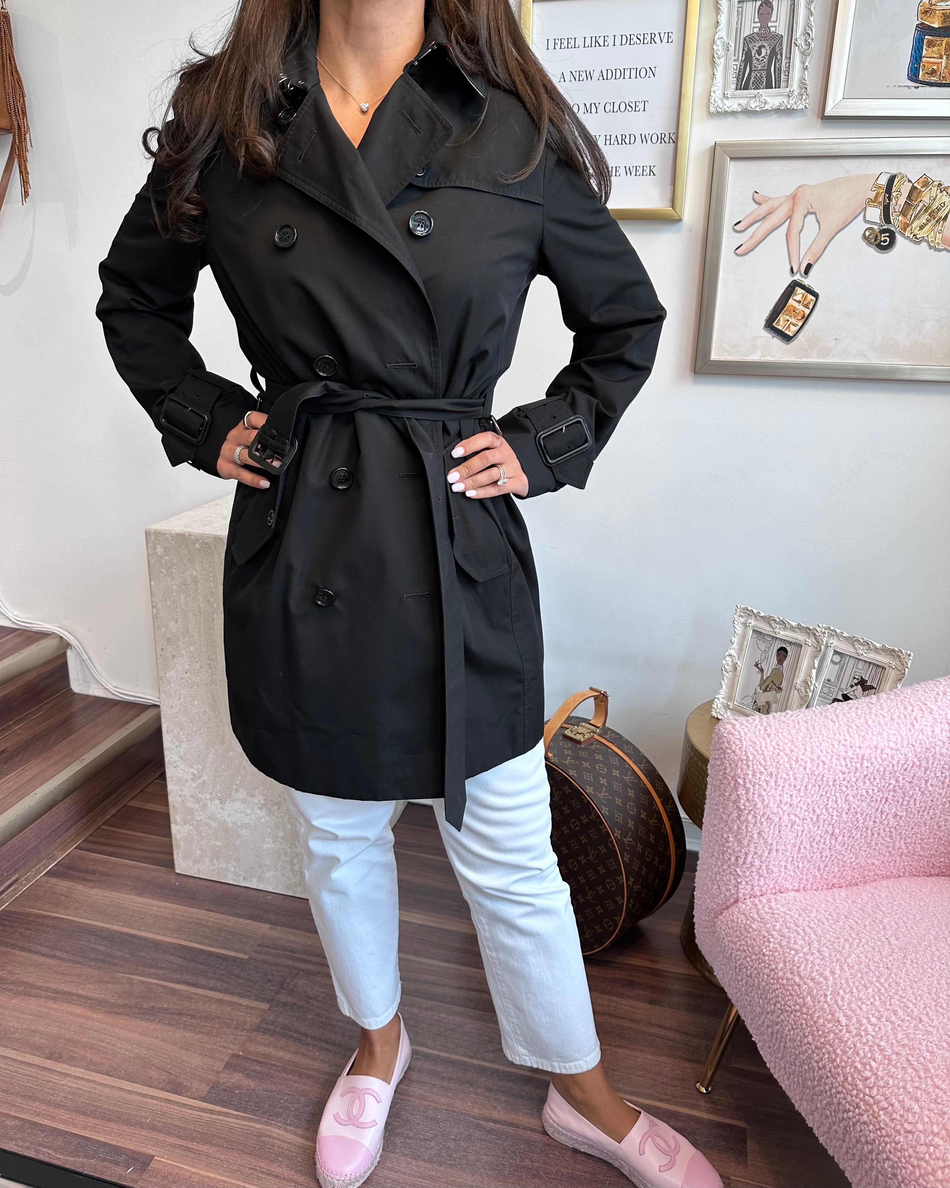 Pre-Owned BURBERRY Short Black Trench Coat